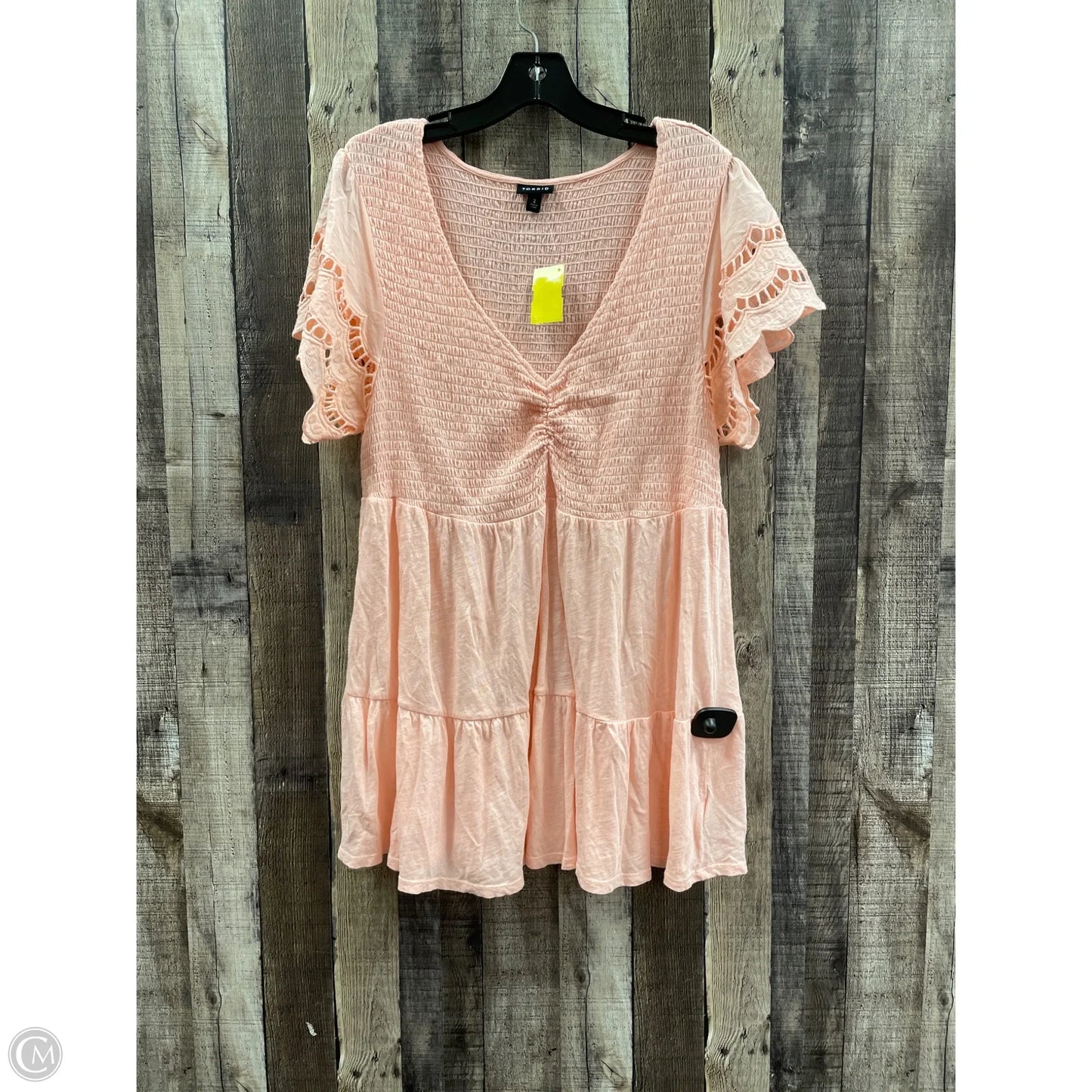 Top Short Sleeve By Torrid In Peach, Size: 2x