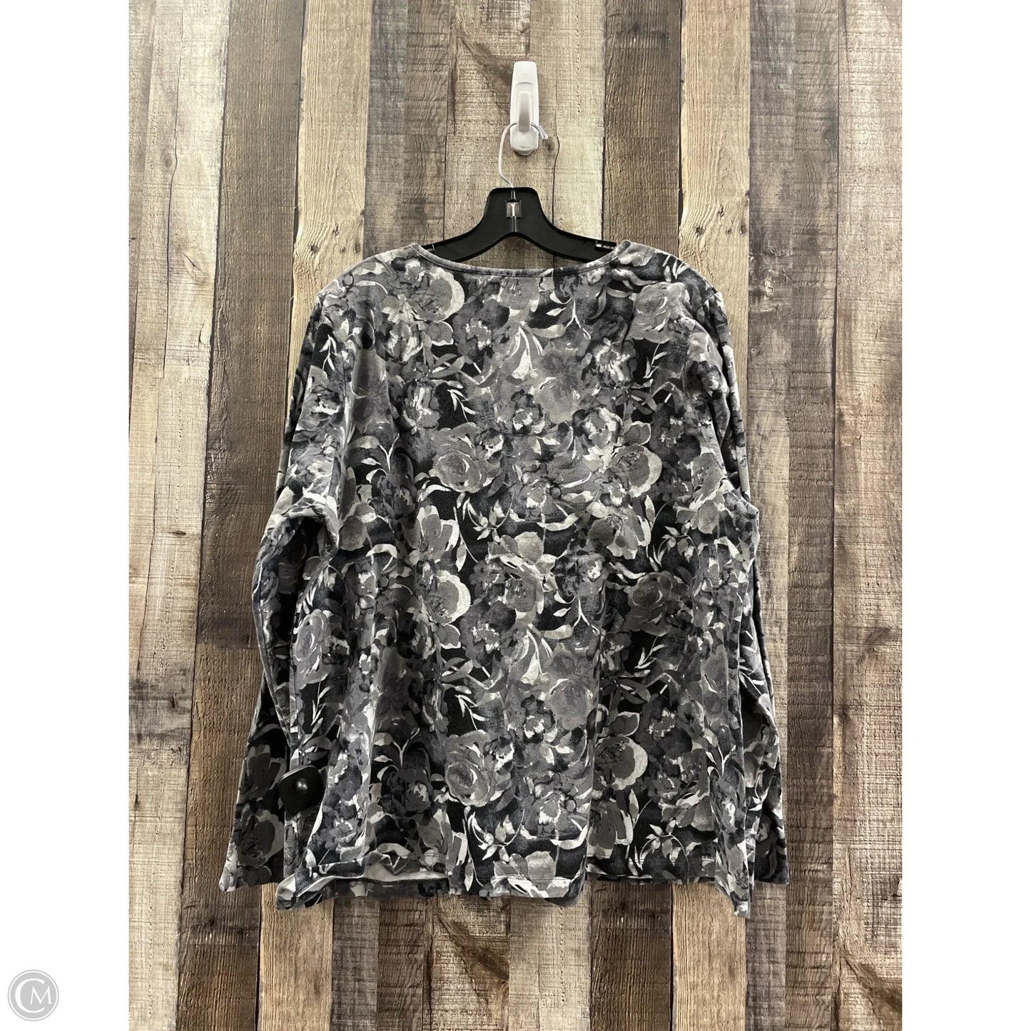 Top Long Sleeve By D&co. In Grey, Size: Xl