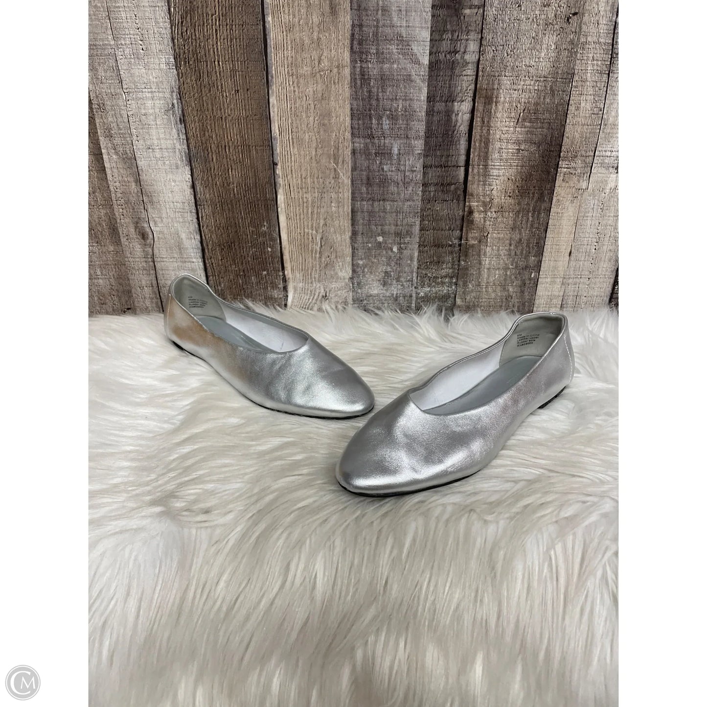 Shoes Flats By Open Edit In Silver, Size: 6