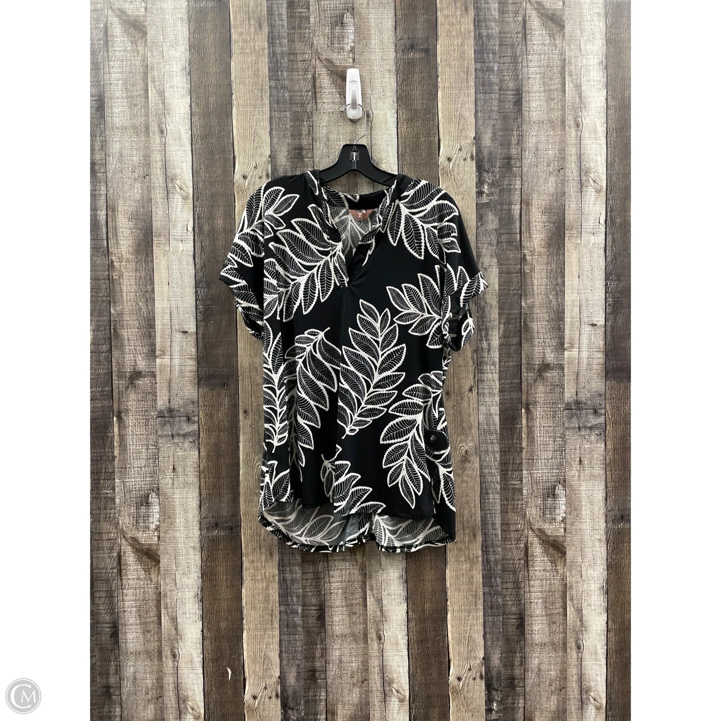 Top Short Sleeve By Cme In Black & White, Size: Xl
