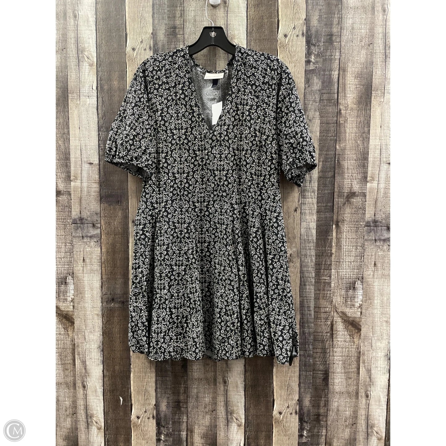 Dress Casual Short By Universal Thread In Black & Cream, Size: S