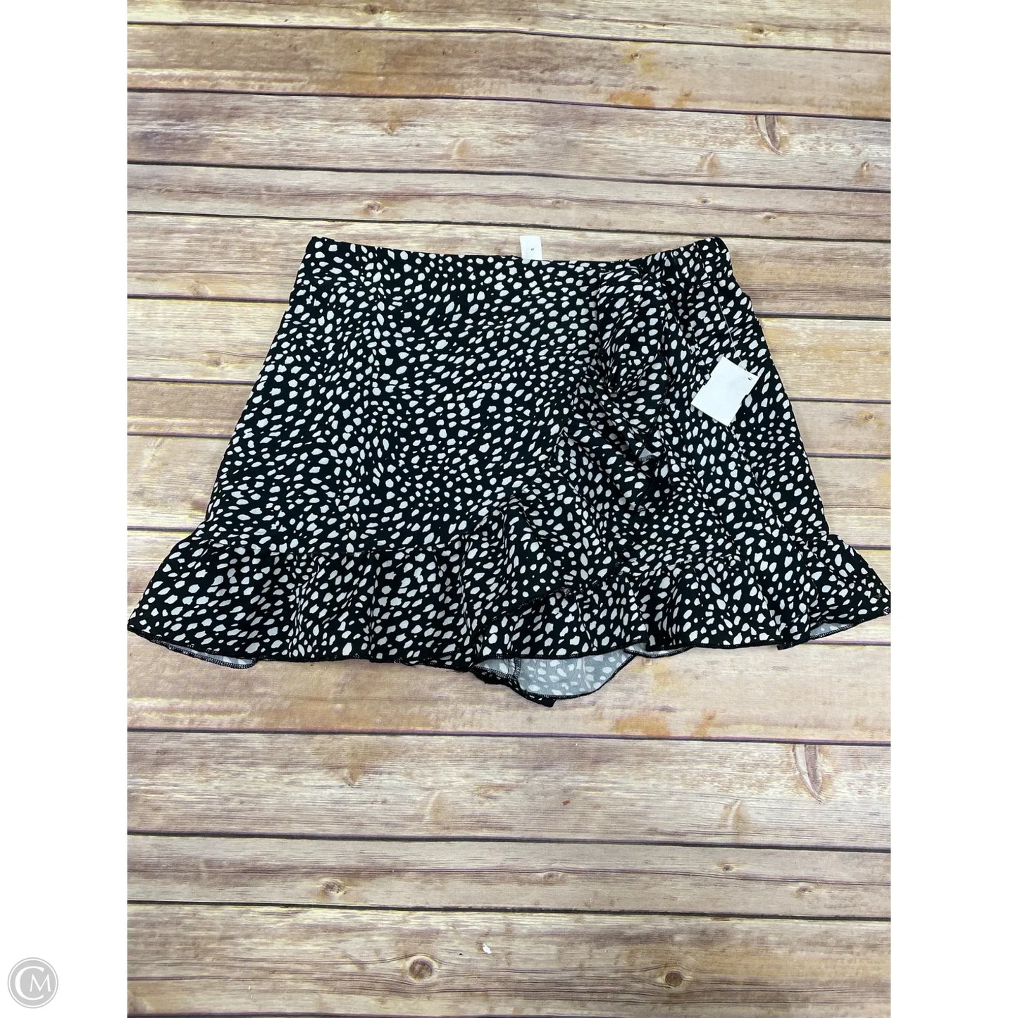 Shorts By Cmf In Black & White, Size: M