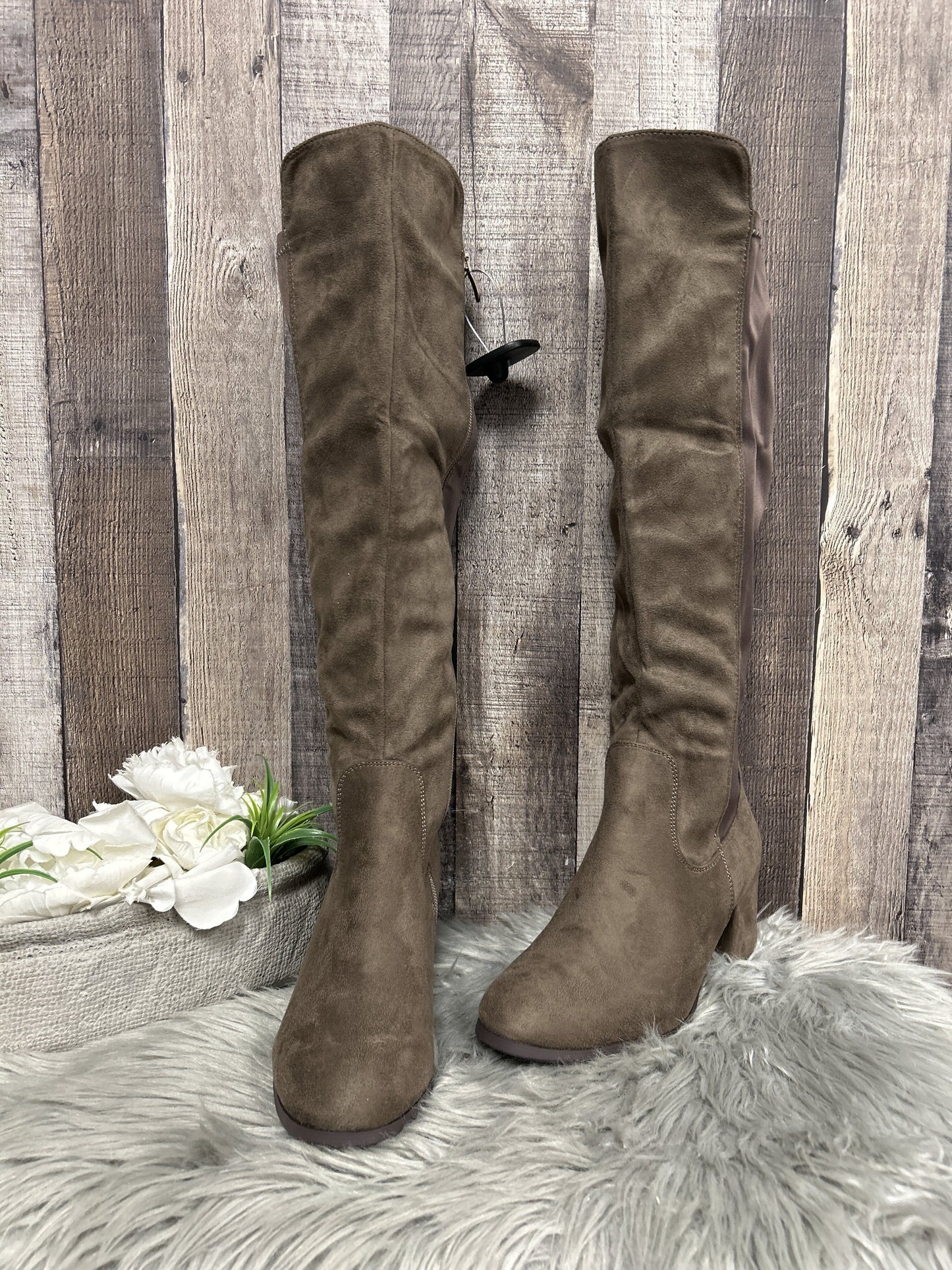 Boots Knee Heels By Cme Size: 8