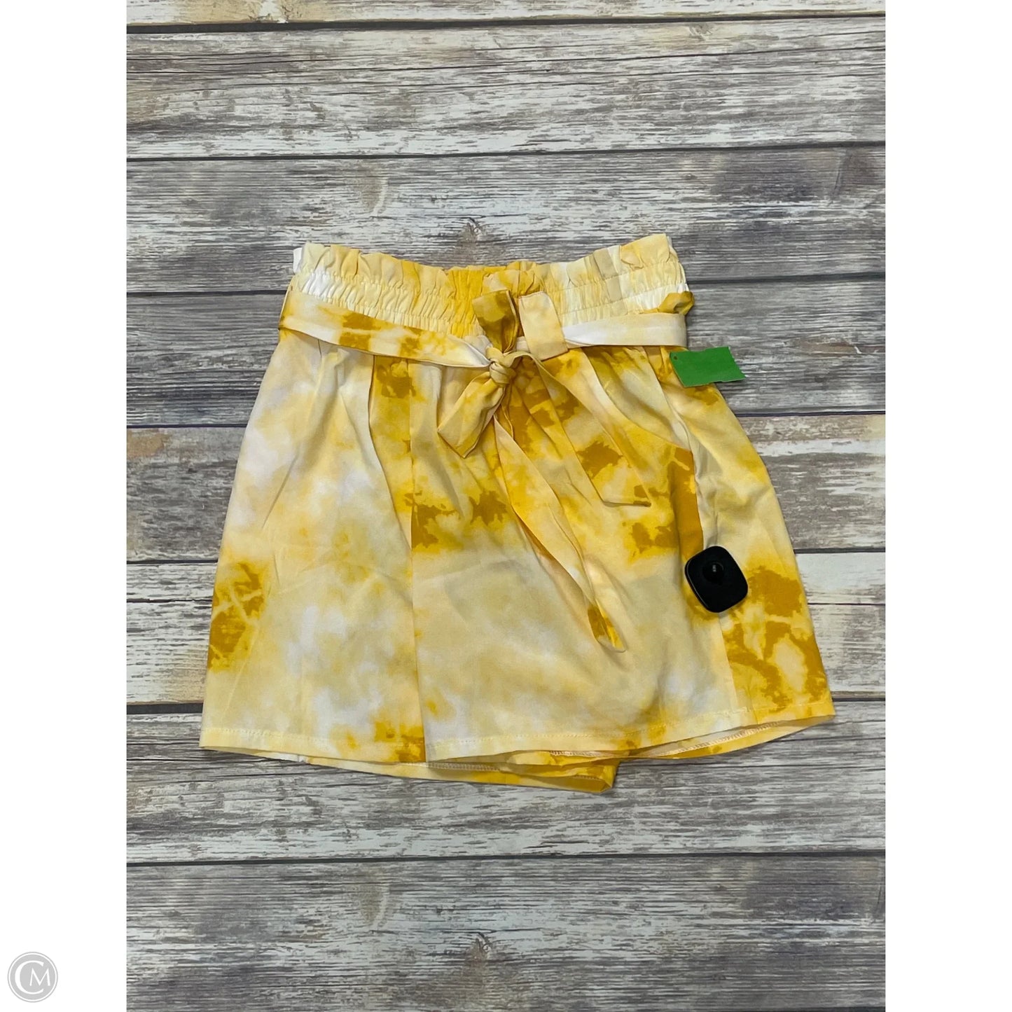 Shorts By Clothes Mentor In Yellow, Size: M