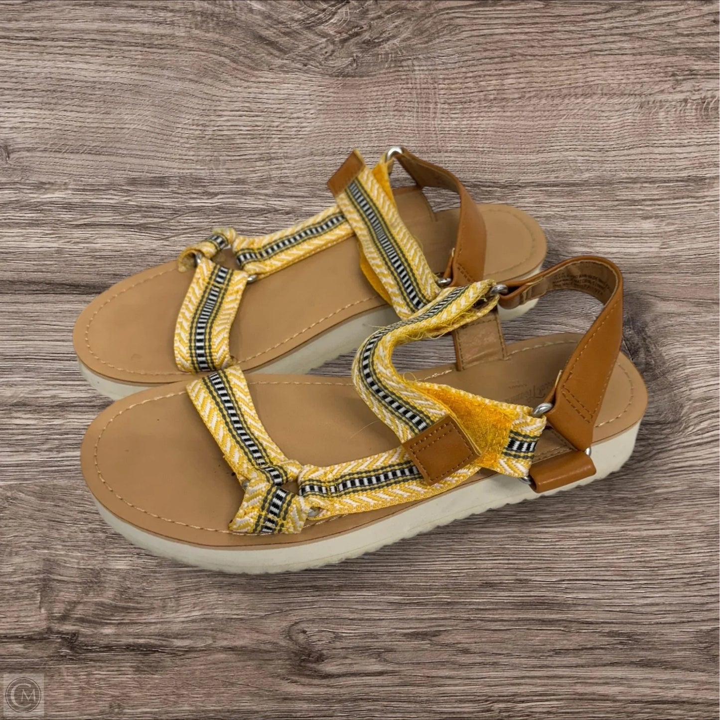 Sandals Flats By Universal Thread In Yellow, Size: 6.5