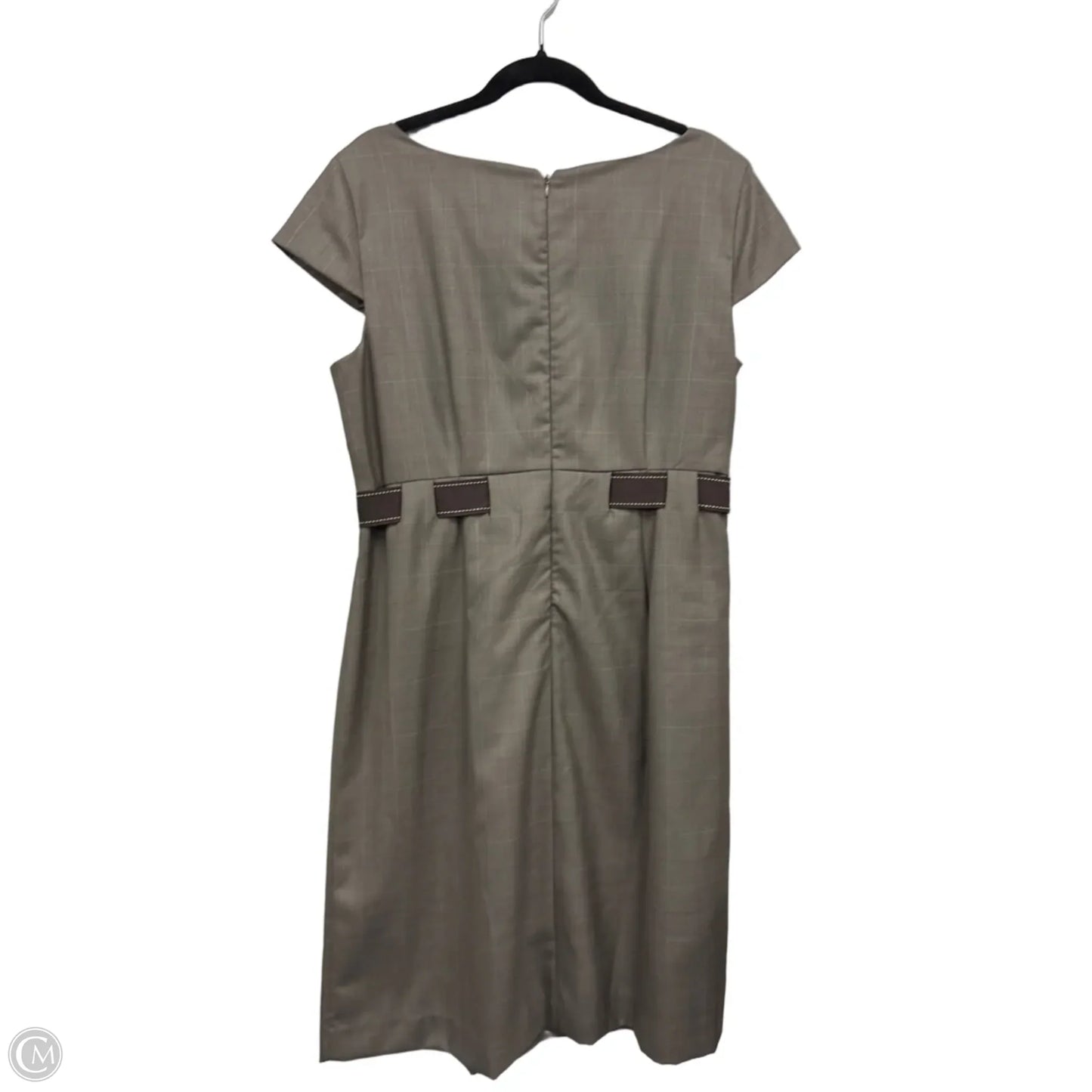 Dress Casual Short By Studio 1 In Brown & Grey, Size: 14