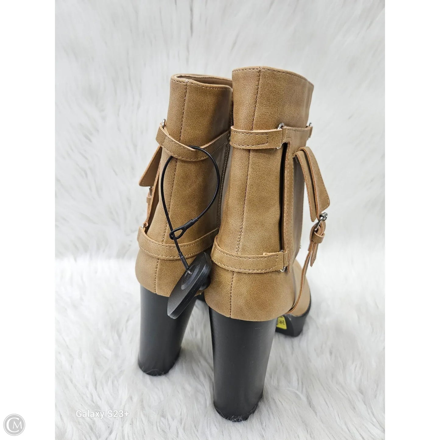 Boots Ankle Heels By Yoki In Tan, Size: 10