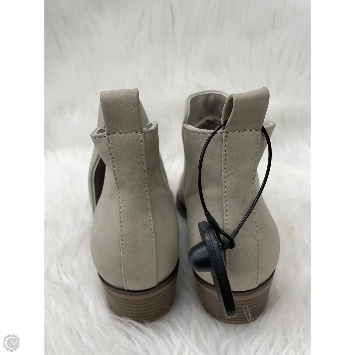 Boots Ankle Flats By Serra In Grey, Size: 7