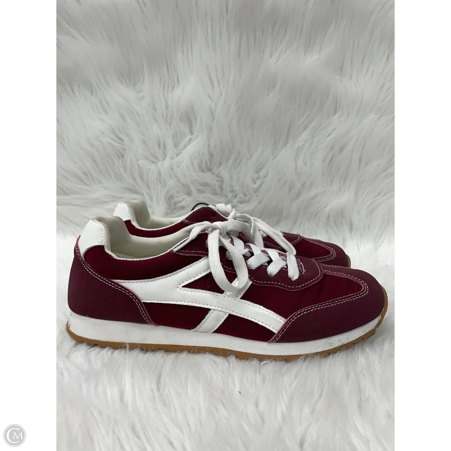 Shoes Sneakers By Clothes Mentor In Maroon, Size: 9