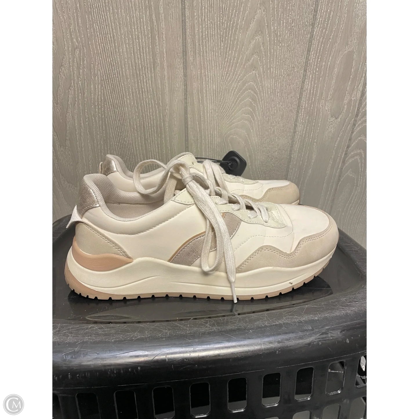 Shoes Sneakers By Time And Tru In Cream & Tan, Size: 10