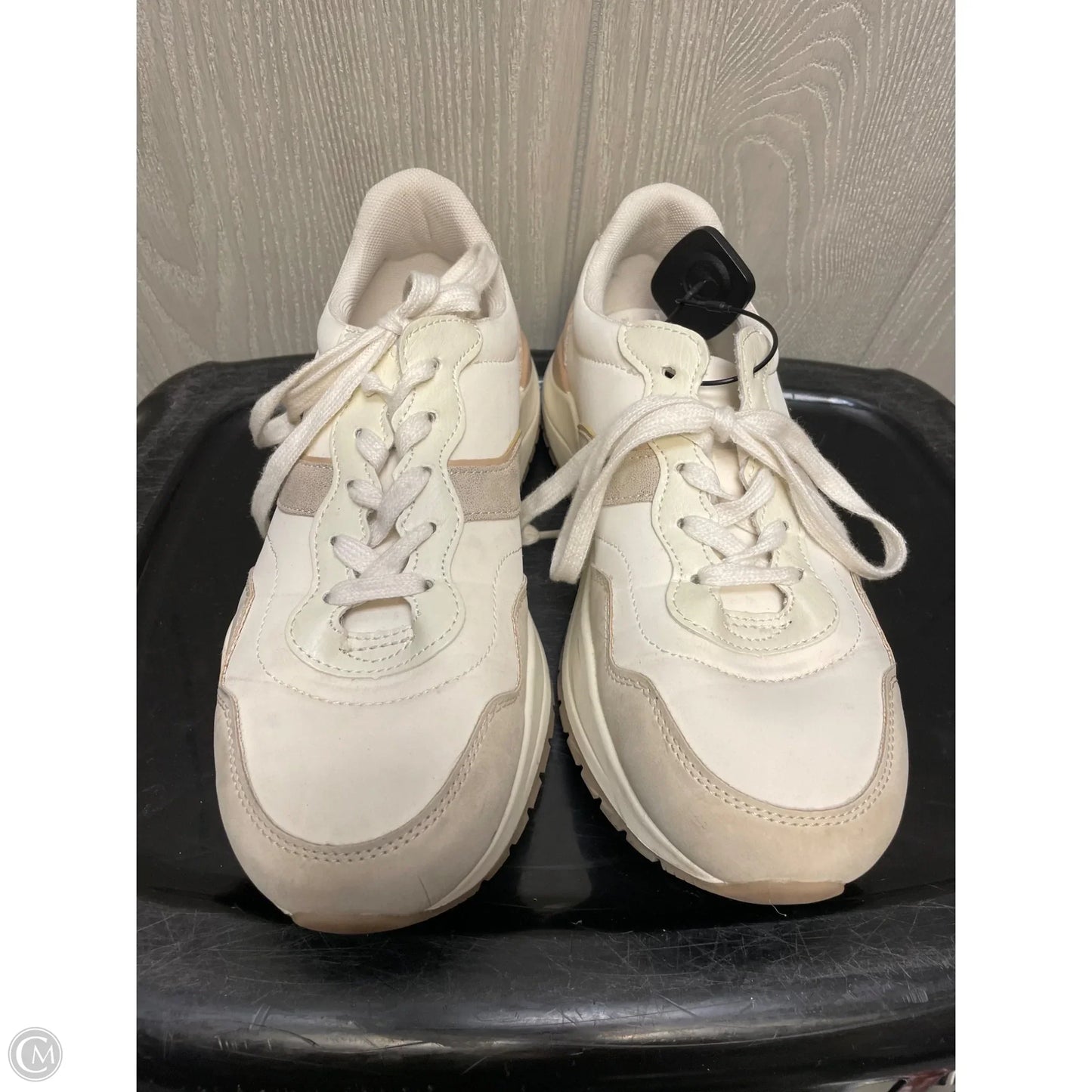 Shoes Sneakers By Time And Tru In Cream & Tan, Size: 10