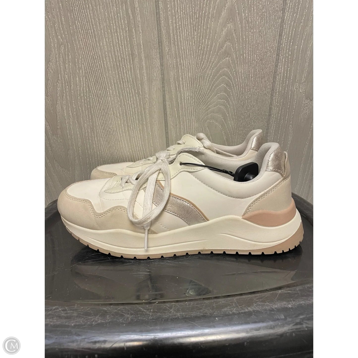 Shoes Sneakers By Time And Tru In Cream & Tan, Size: 10