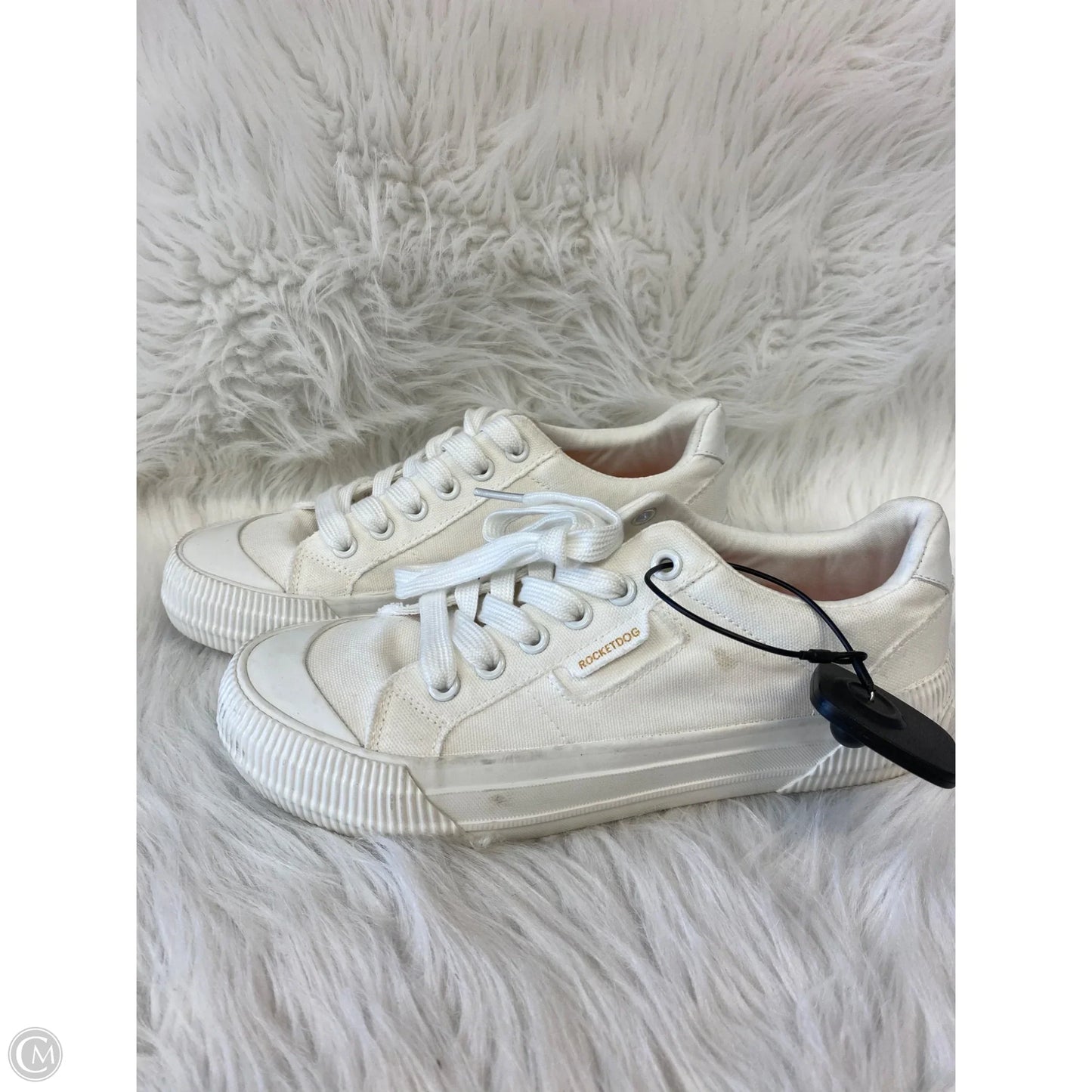 Shoes Sneakers By Rocket Dogs In Cream, Size: 7