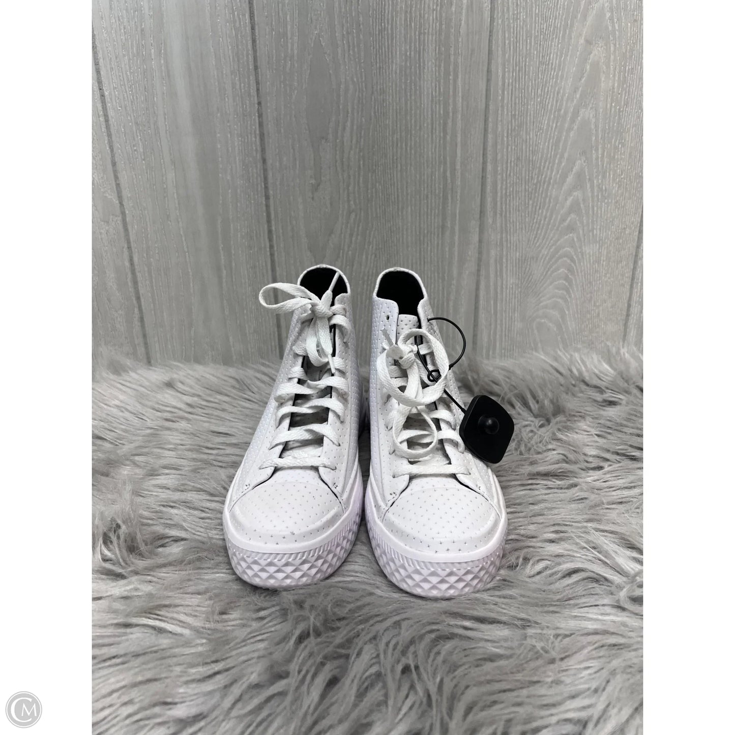 Shoes Sneakers By Converse In White, Size: 7.5