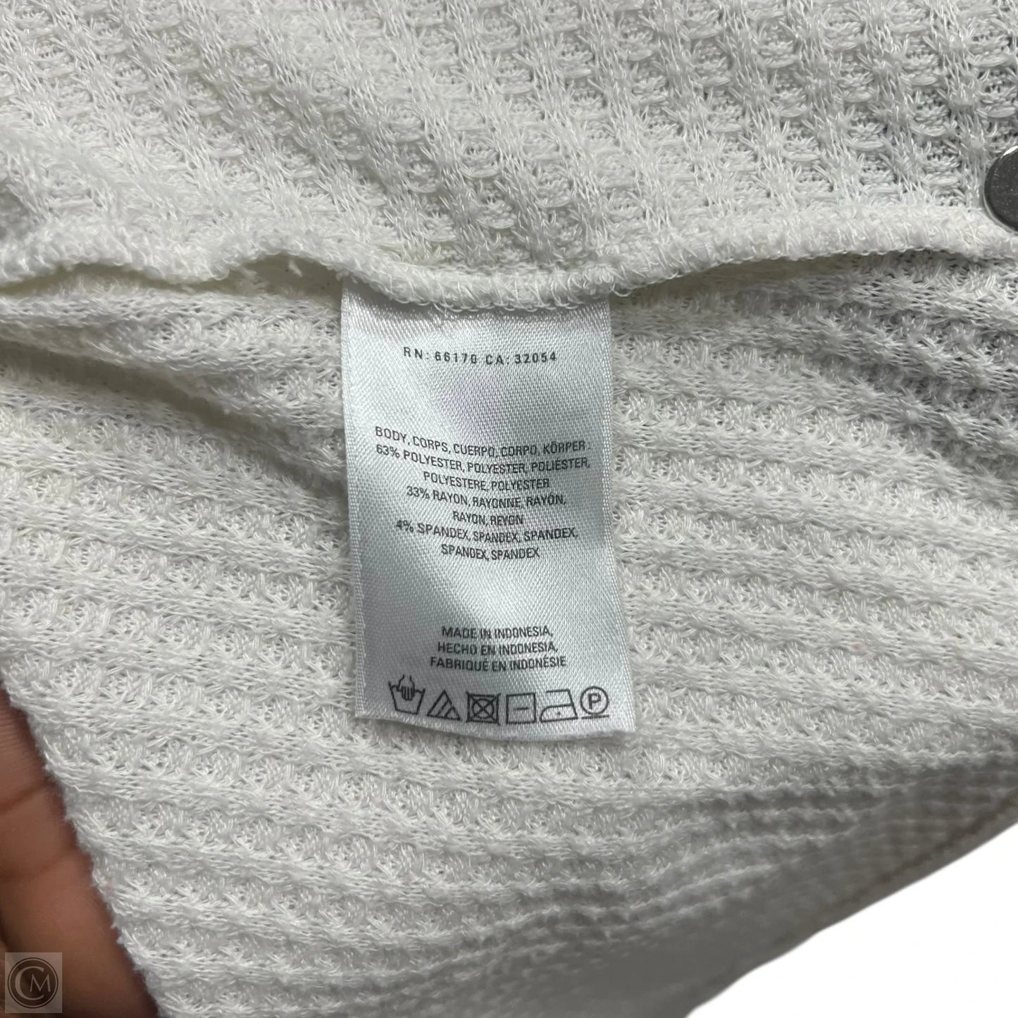 Top Long Sleeve By Anthropologie In White, Size: S