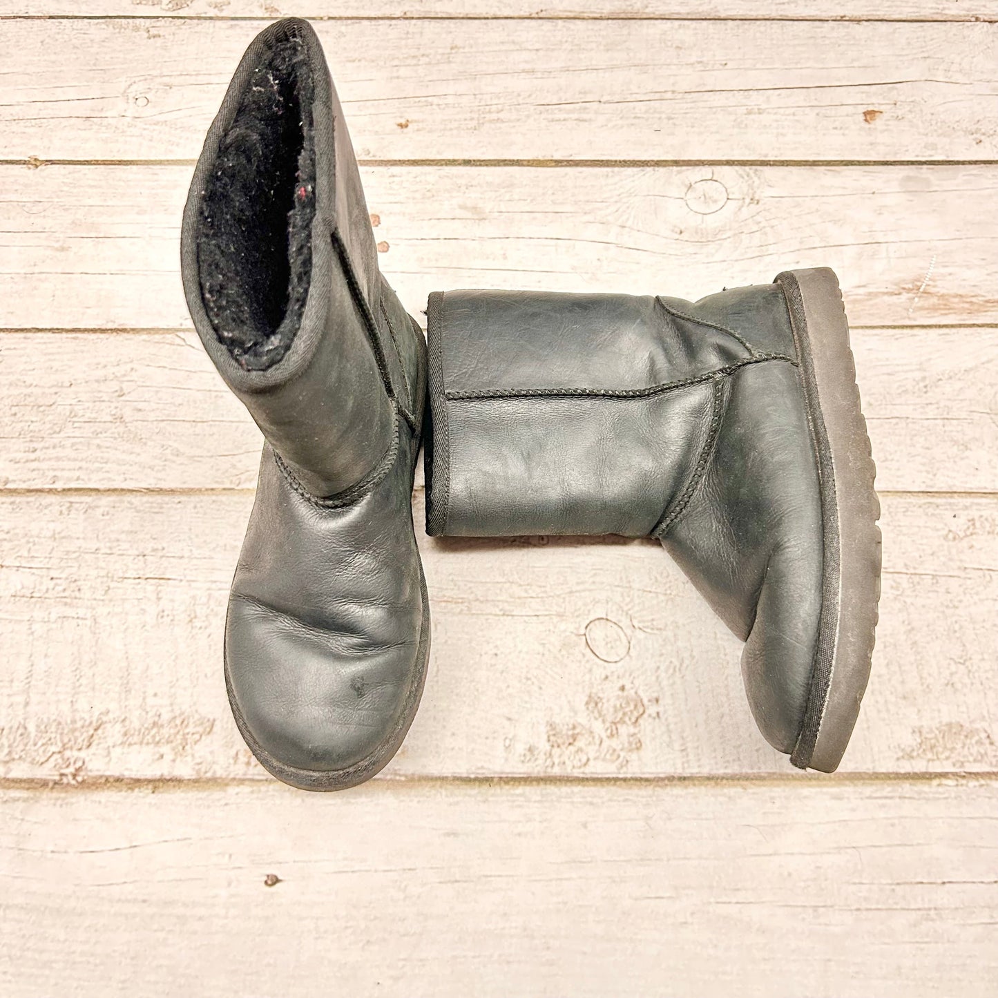 Boots Designer By Ugg Size: 9