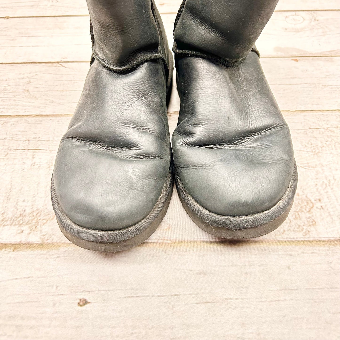 Boots Designer By Ugg Size: 9