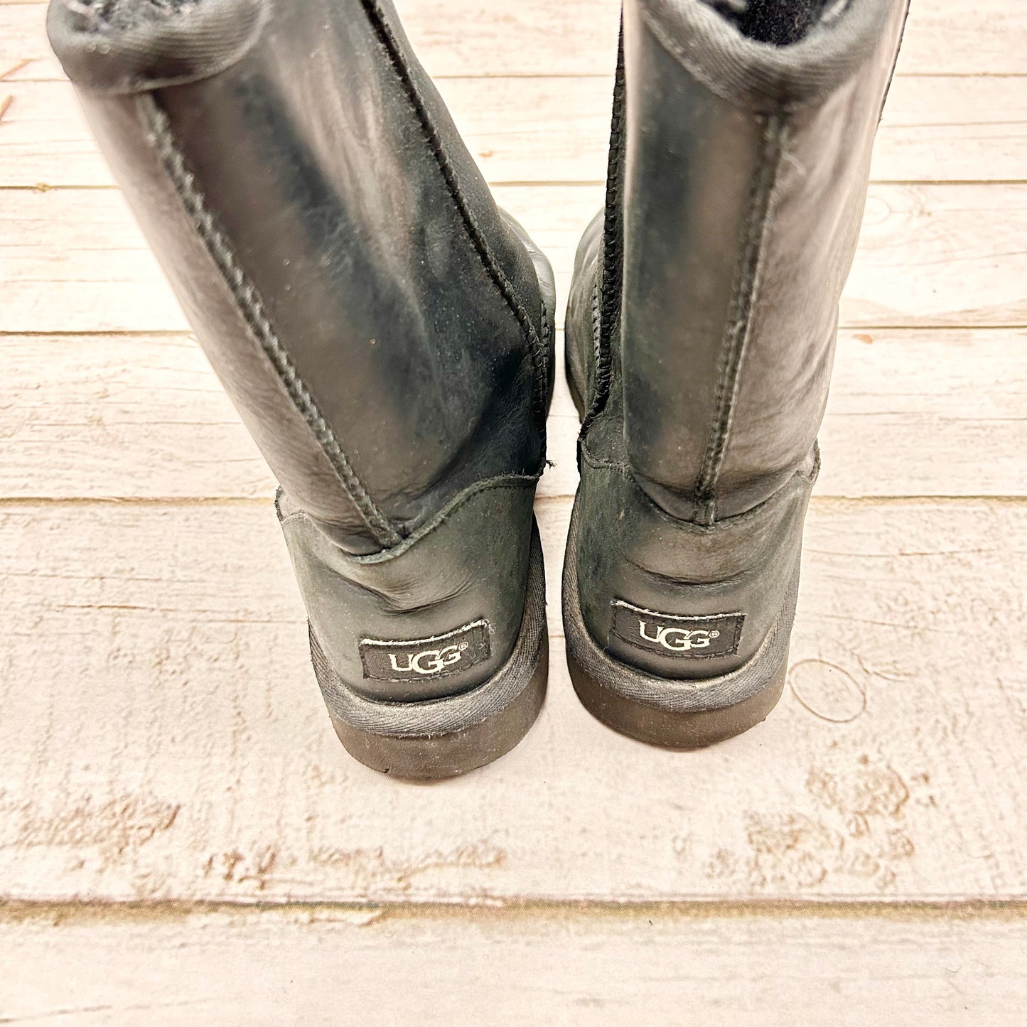 Boots Designer By Ugg Size: 9