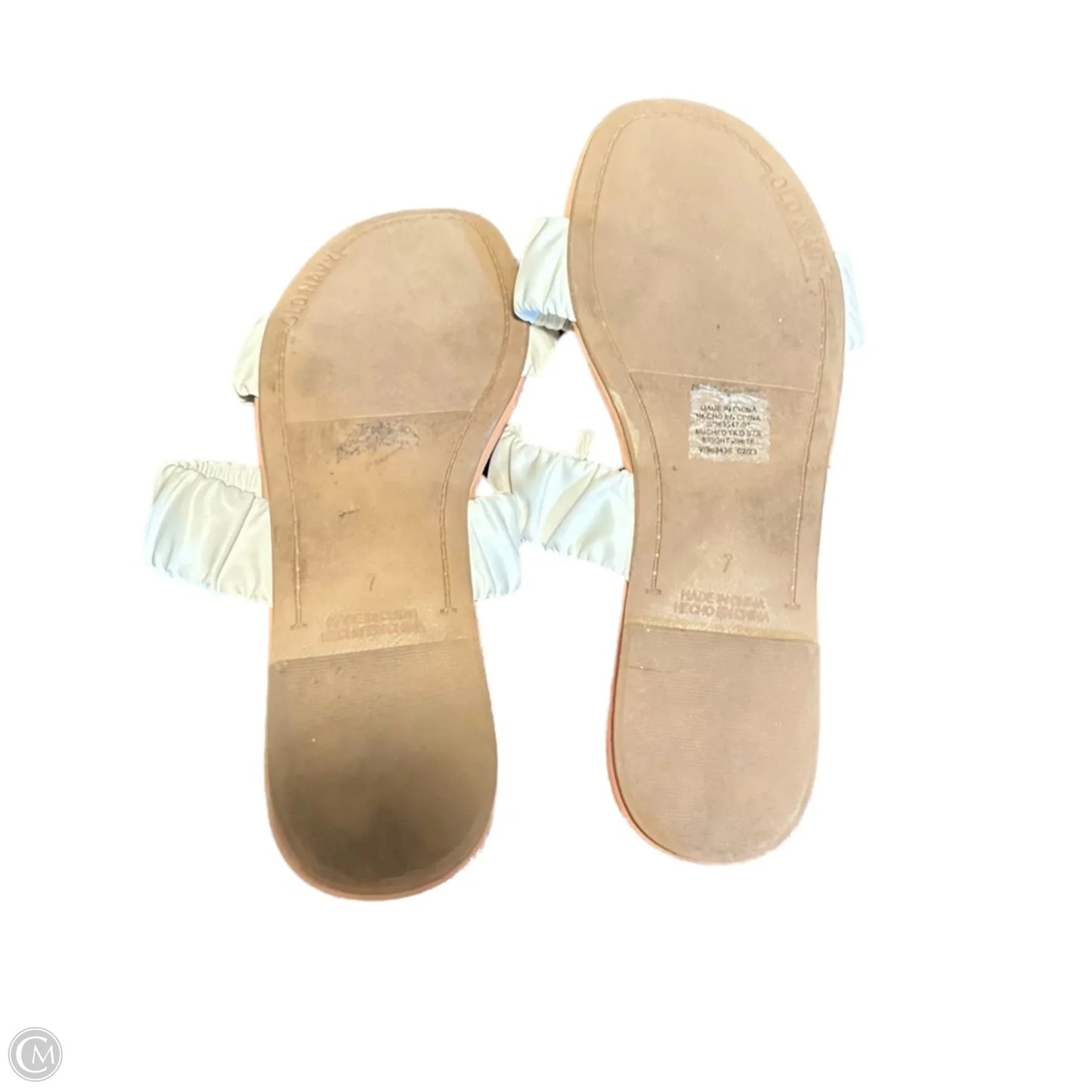 Sandals Flats By Old Navy In White, Size: 7