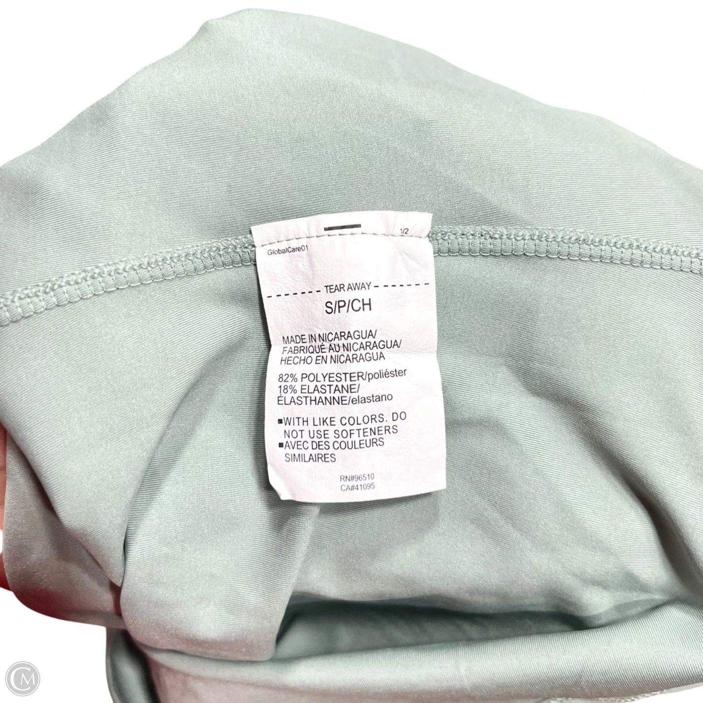 Athletic Top Long Sleeve Collar By Under Armour In Green, Size: S