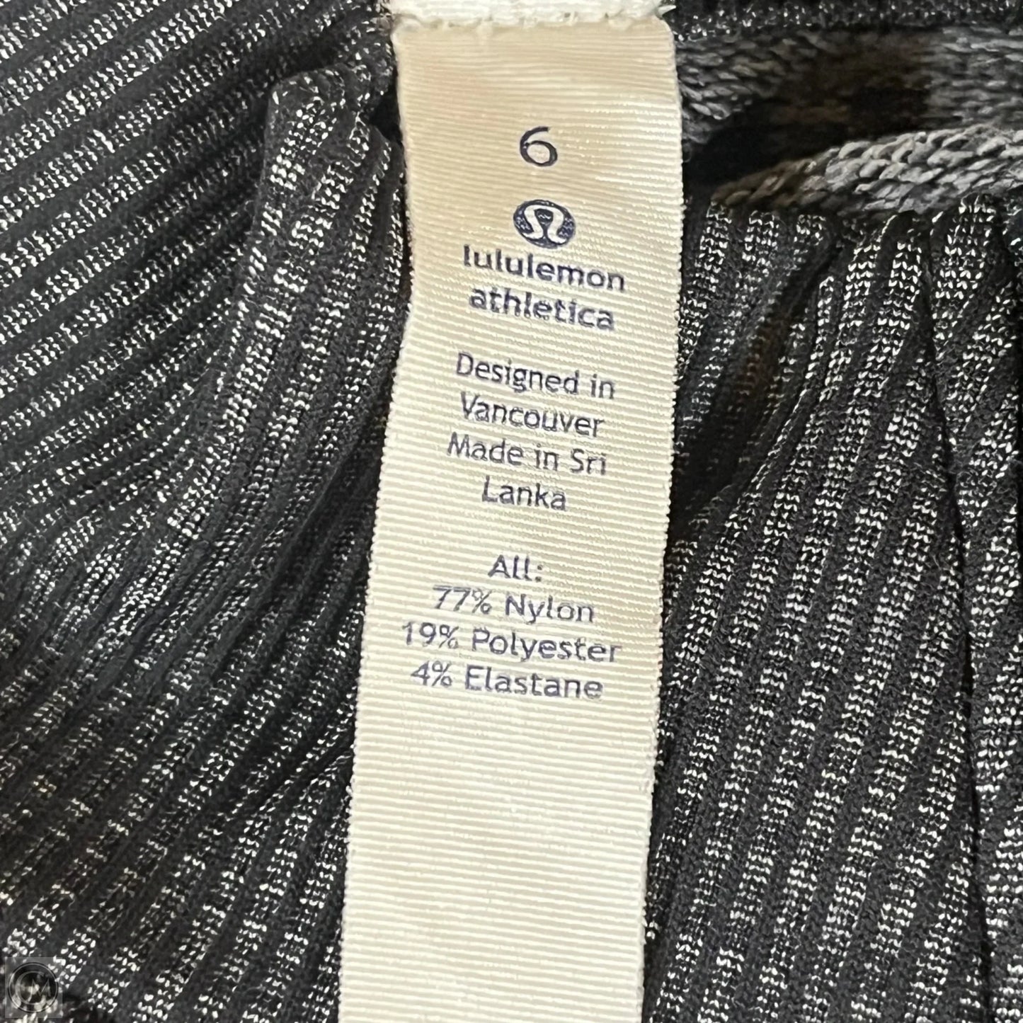 Athletic Top Long Sleeve Collar By Lululemon In Black & Grey, Size: S