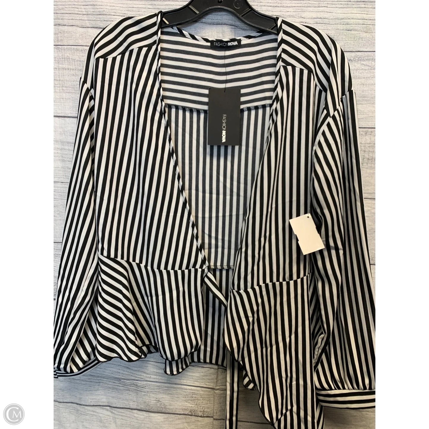 Blouse Long Sleeve By Fashion Nova In Pinstripe, Size: M
