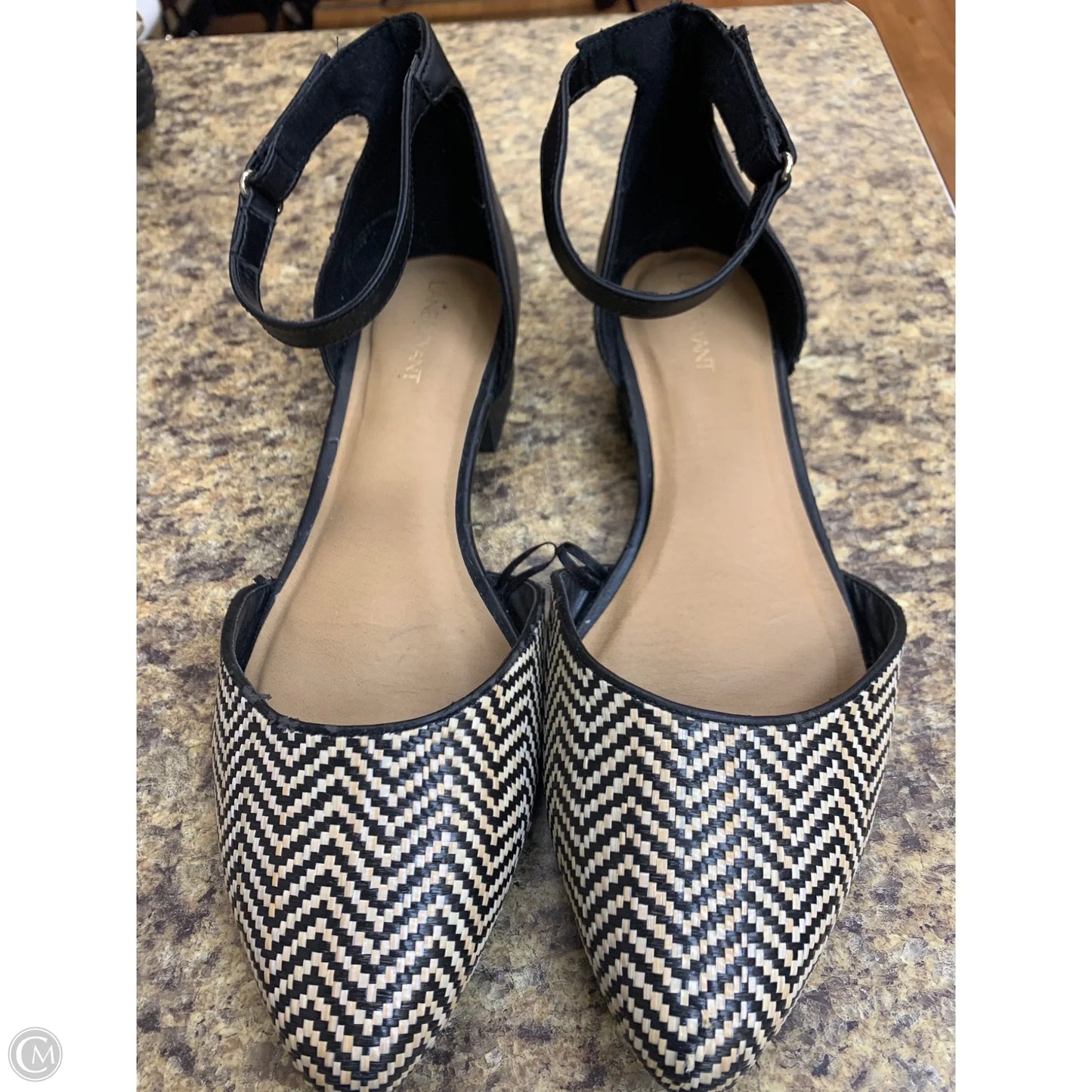 Sandals Flats By Lane Bryant In Black & Cream, Size: 12