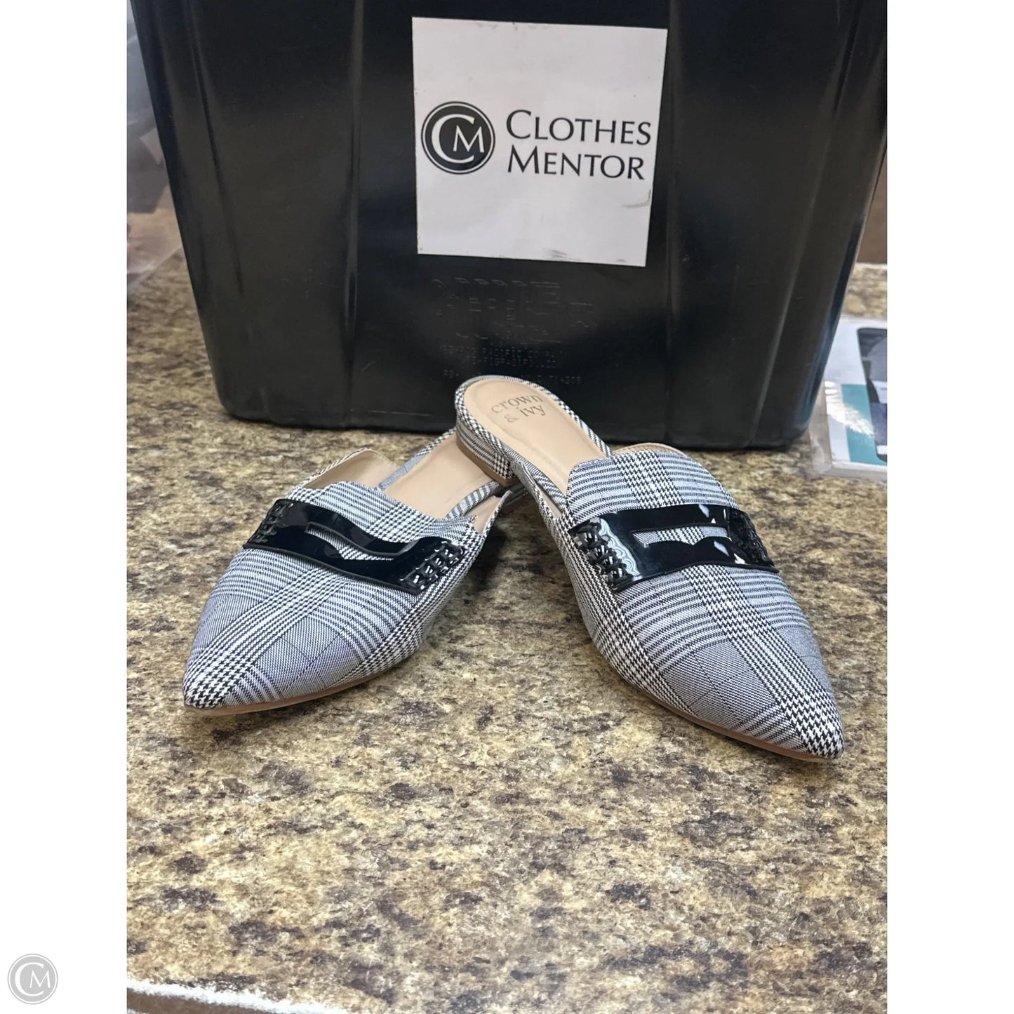 Shoes Flats By Crown And Ivy In Plaid Pattern, Size: 9.5