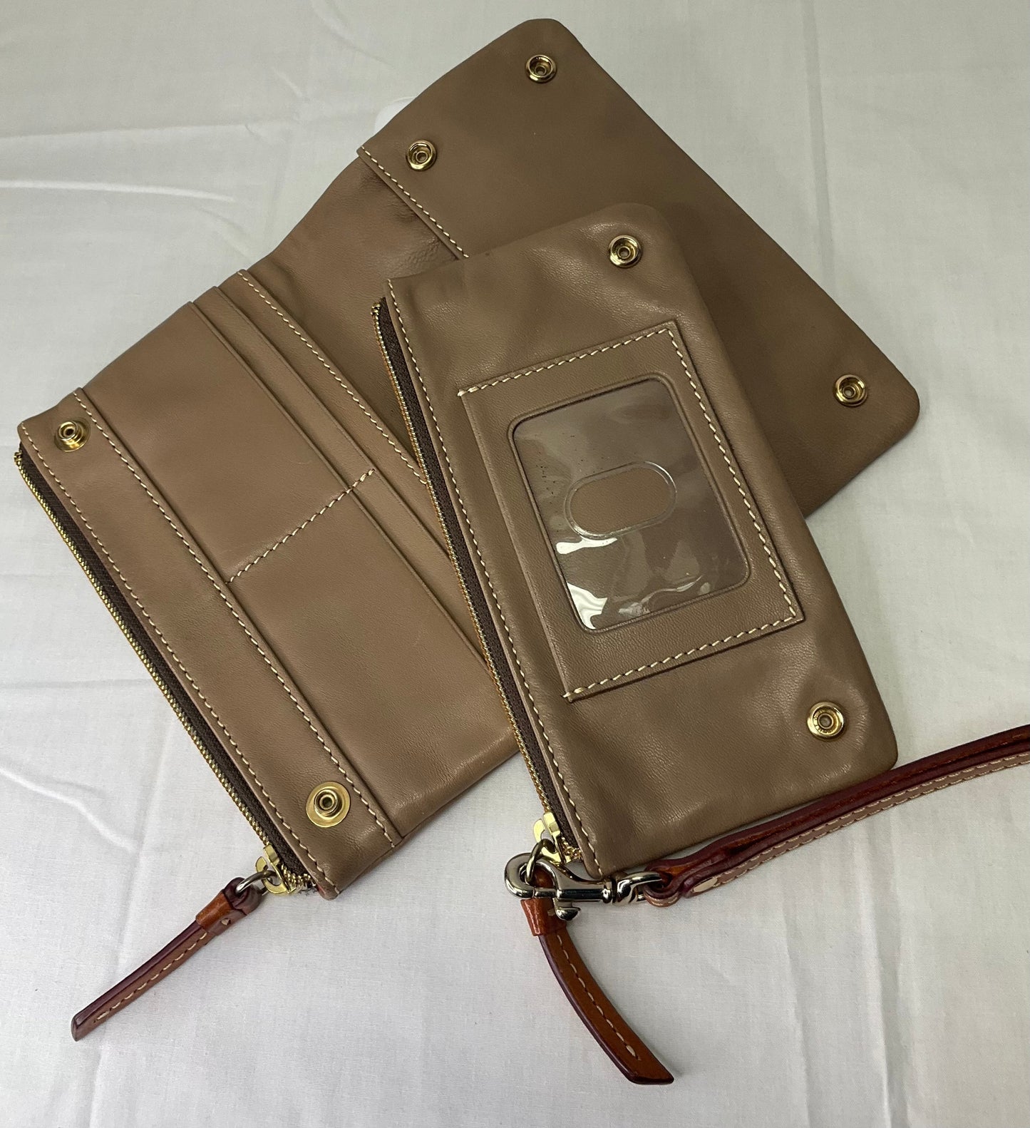 Wristlet Leather By Dooney And Bourke Size: Large