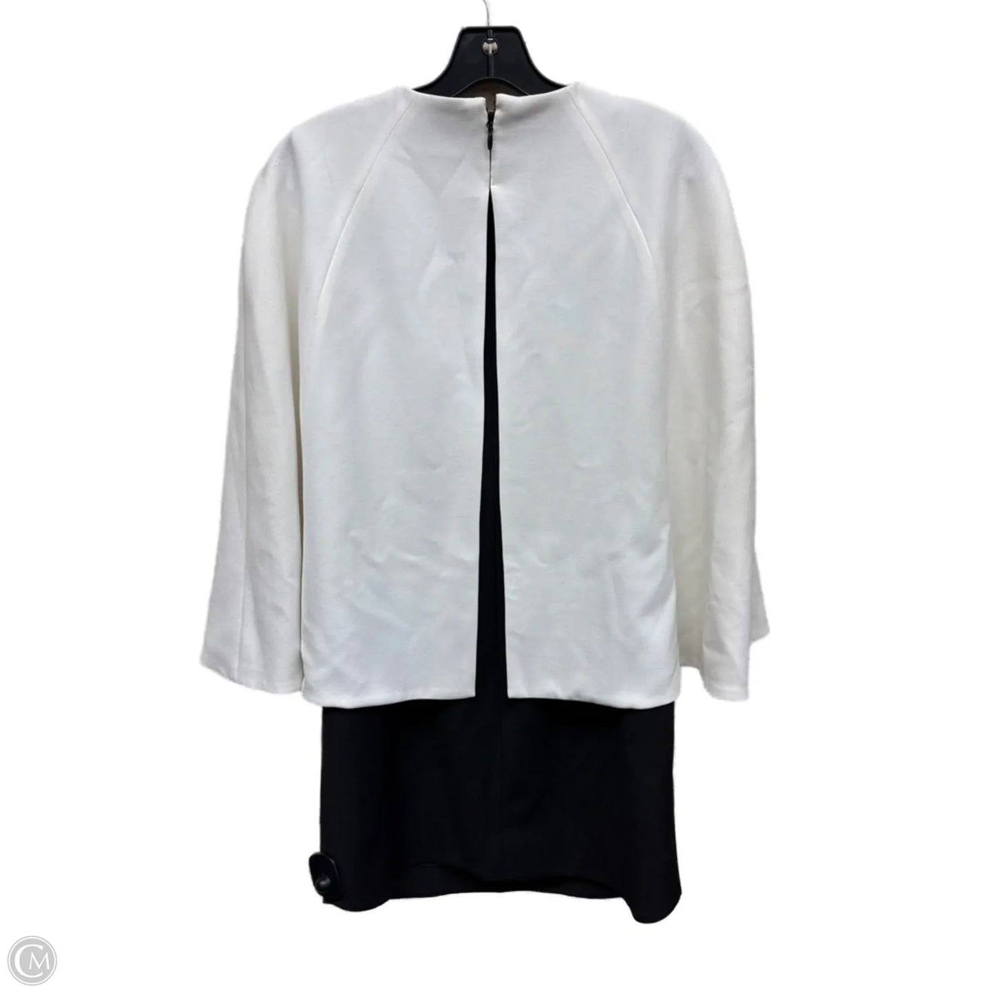 Dress Casual Short By Bcbgmaxazria In Black & White, Size: 4