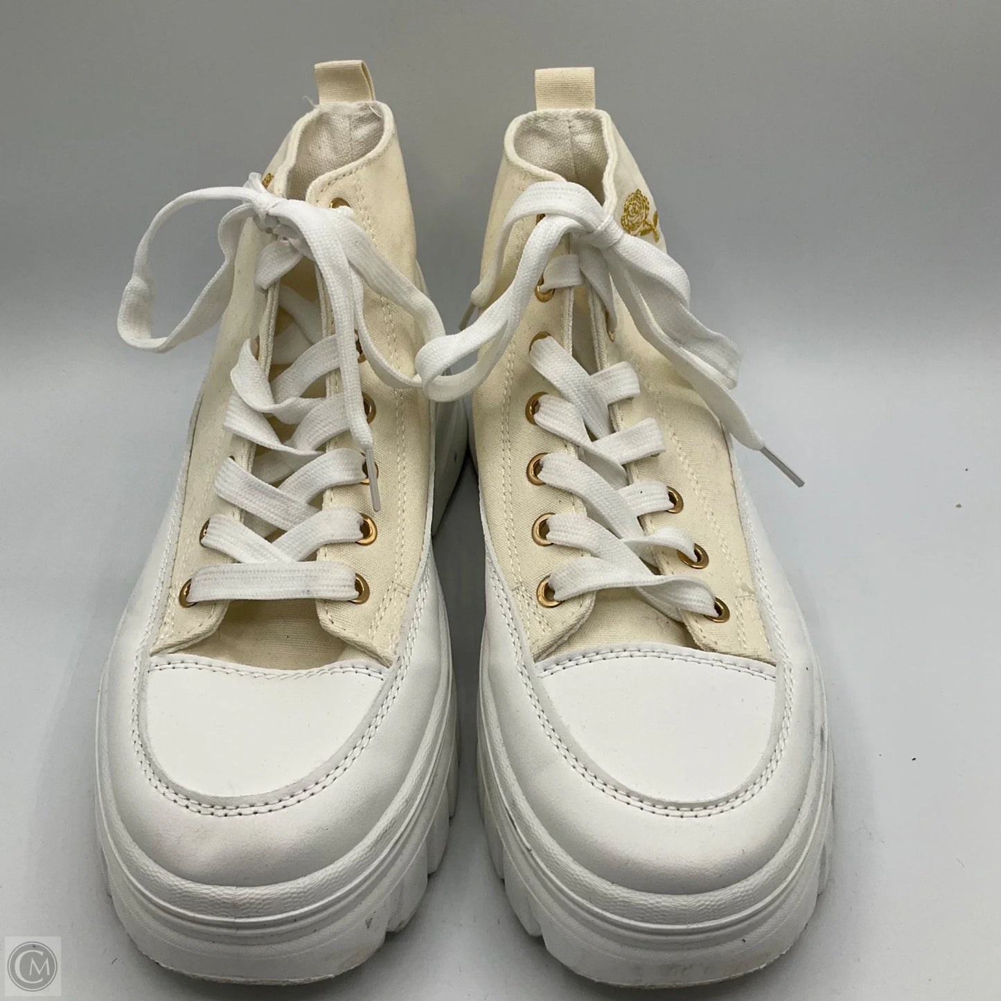 Shoes Sneakers By Clothes Mentor In White, Size: 8
