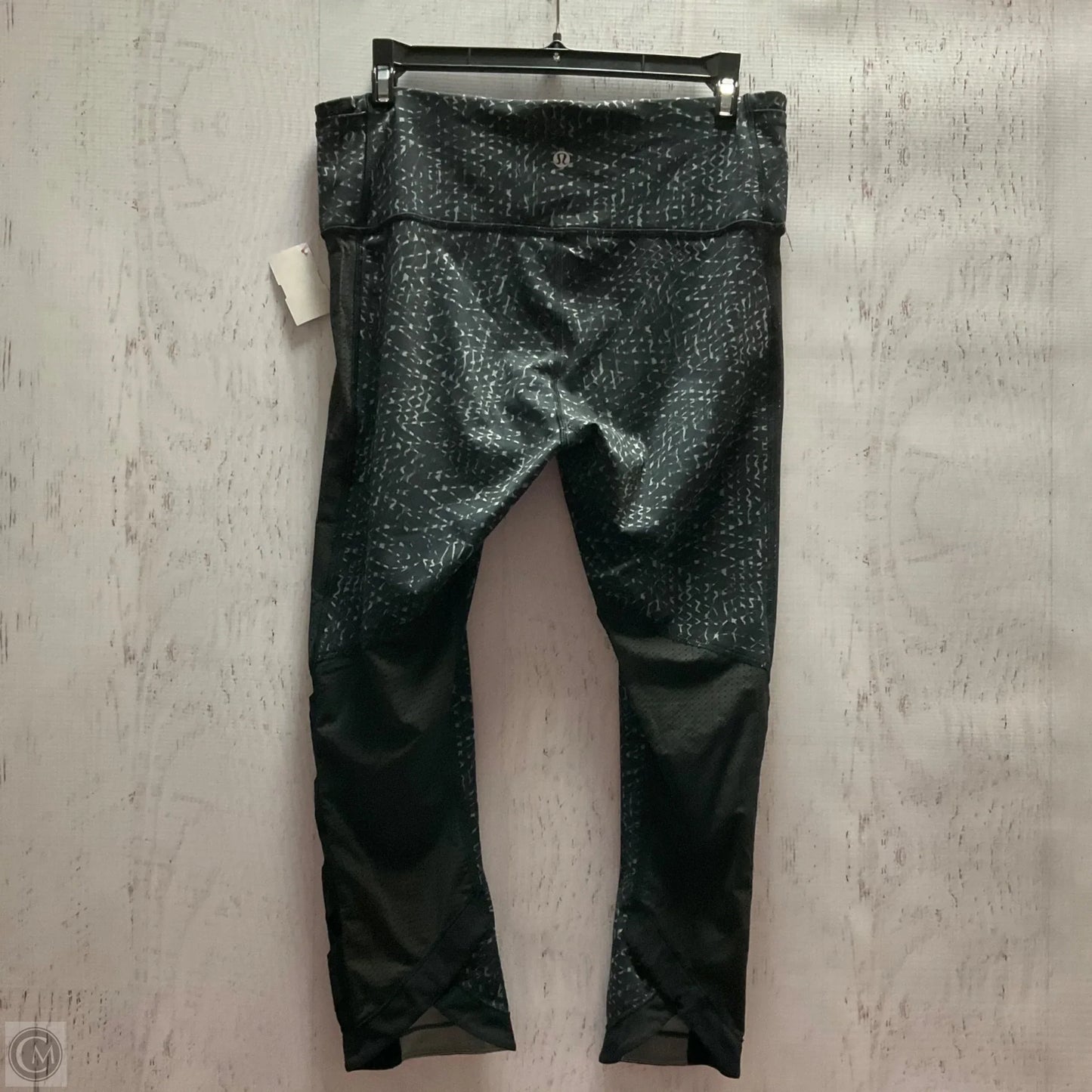 Athletic Leggings Capris By Lululemon In Black & Grey, Size: 8