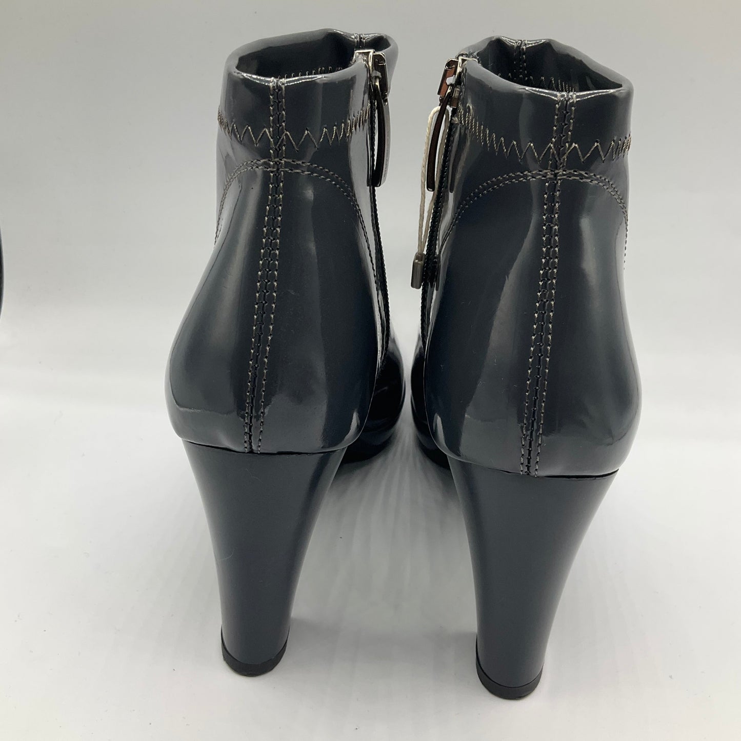 Boots Ankle Heels By Clothes Mentor In Grey, Size: 8.5