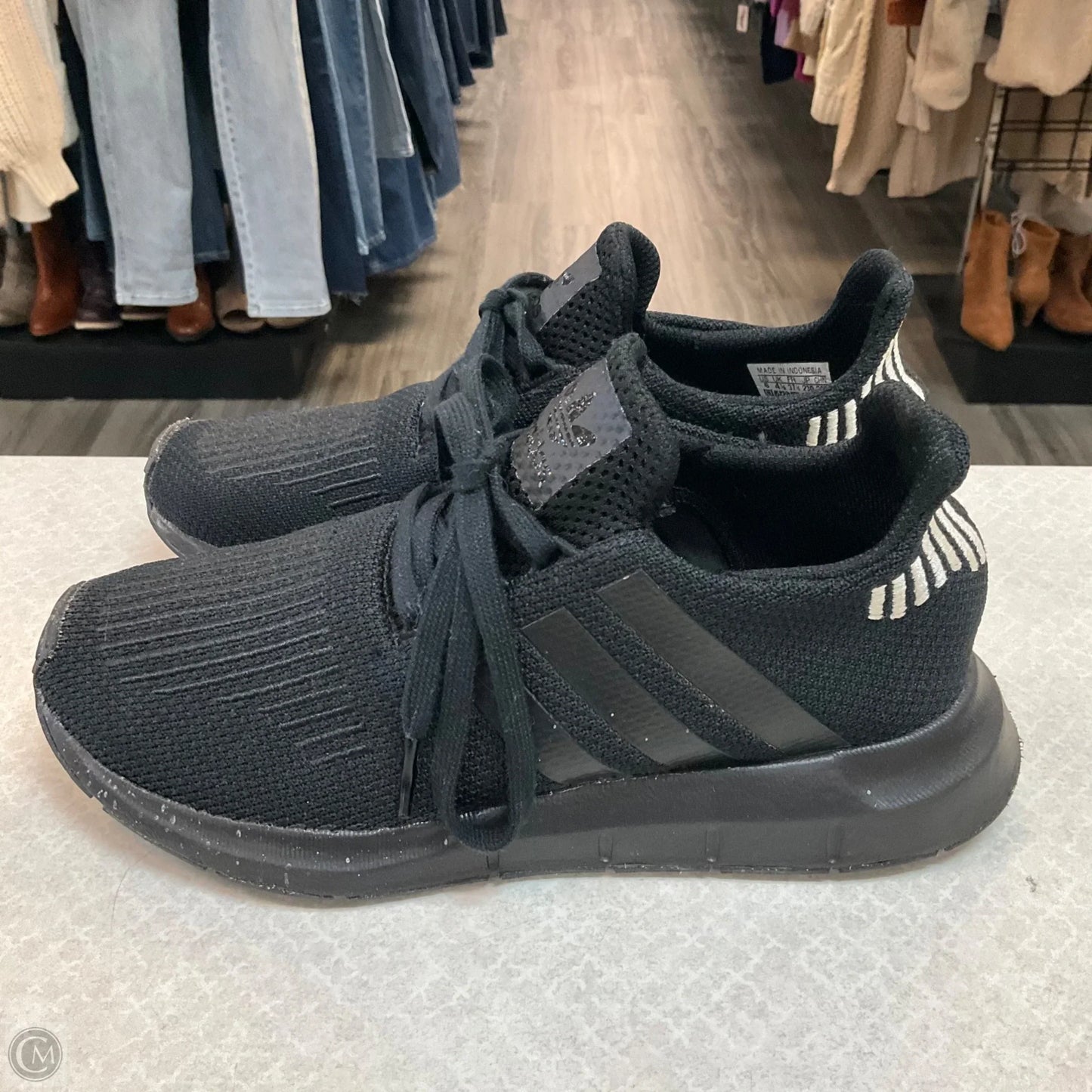 Shoes Sneakers By Adidas In Black, Size: 6