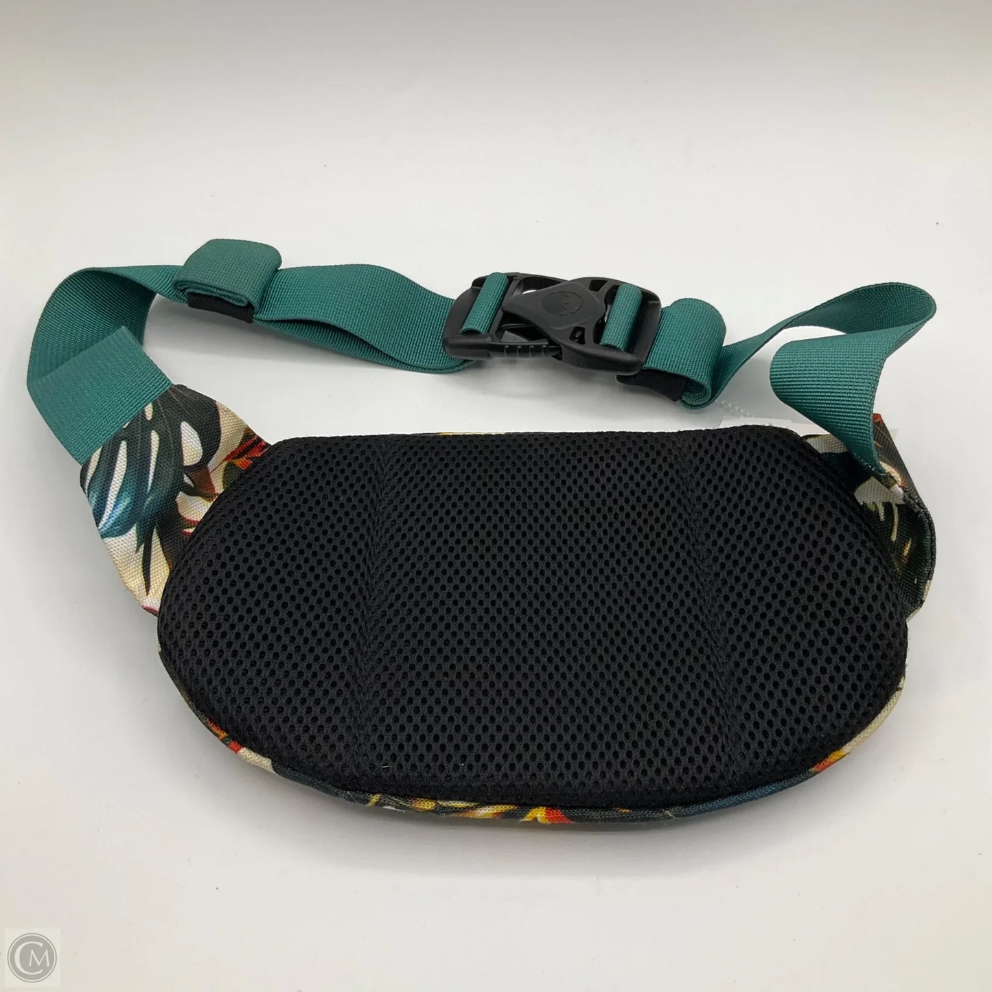 Belt Bag By Kavu, Size: Medium