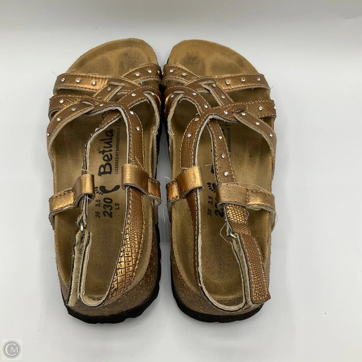 Sandals Flats By Clothes Mentor In Bronze, Size: 6