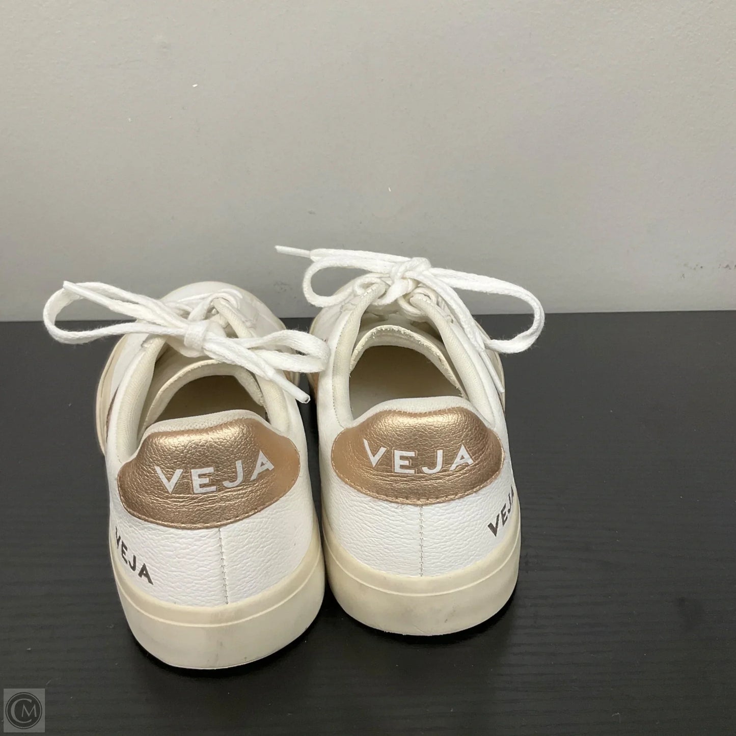 Shoes Sneakers By Veja In White, Size: 7.5