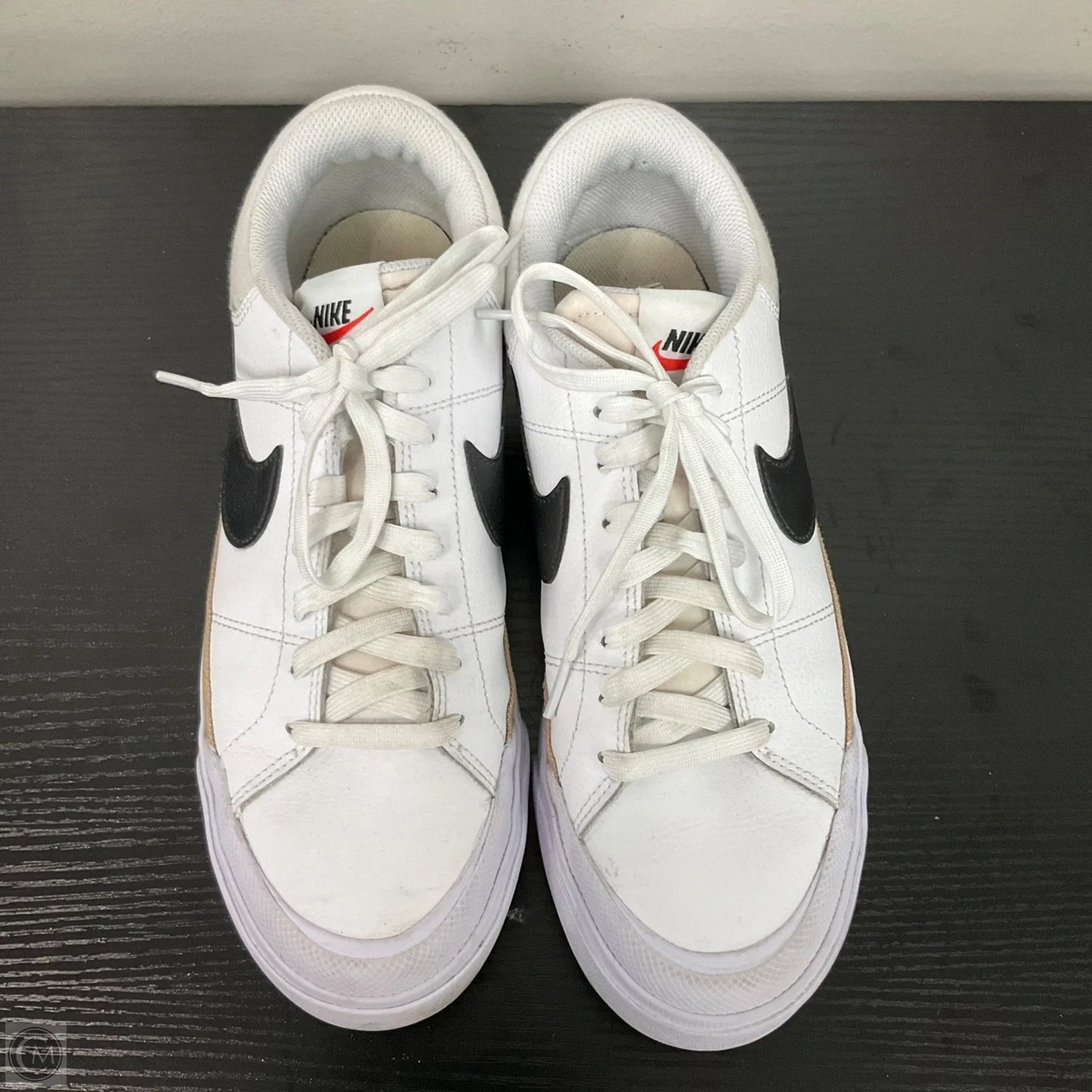 Shoes Sneakers By Nike In White, Size: 10