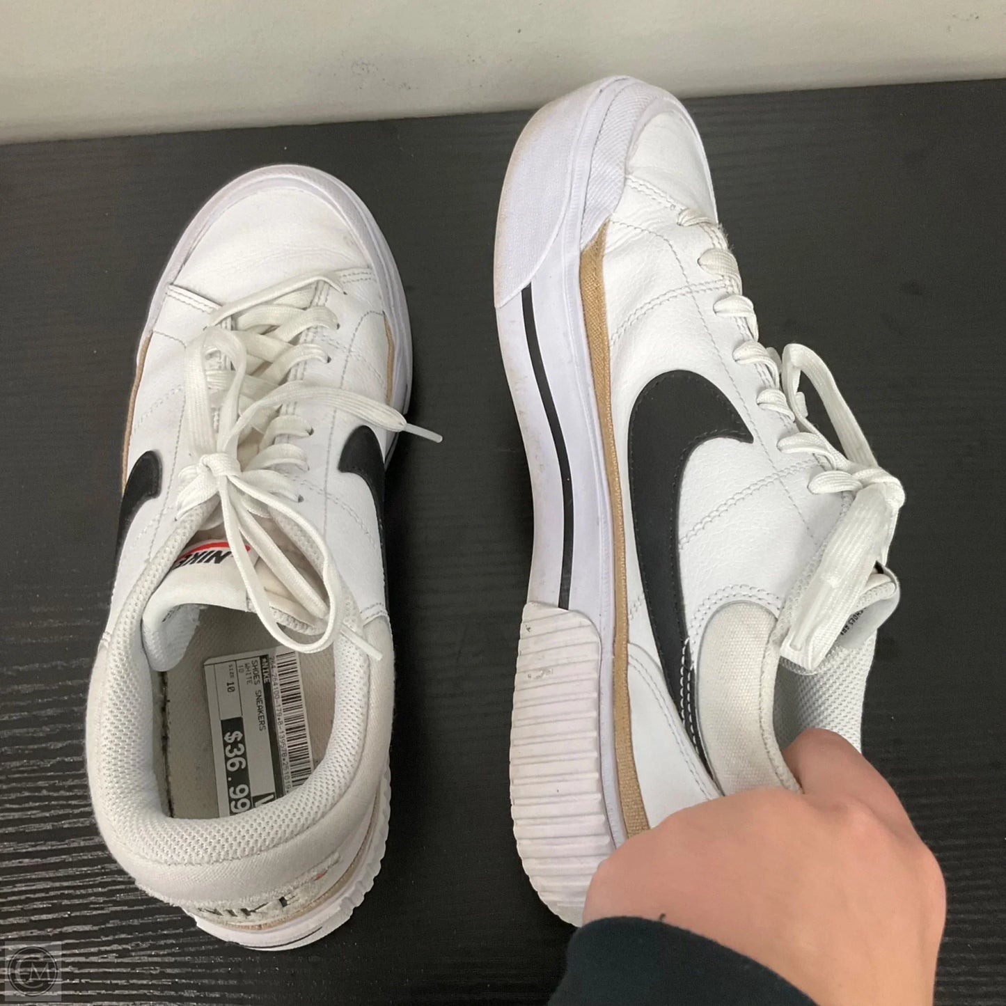 Shoes Sneakers By Nike In White, Size: 10