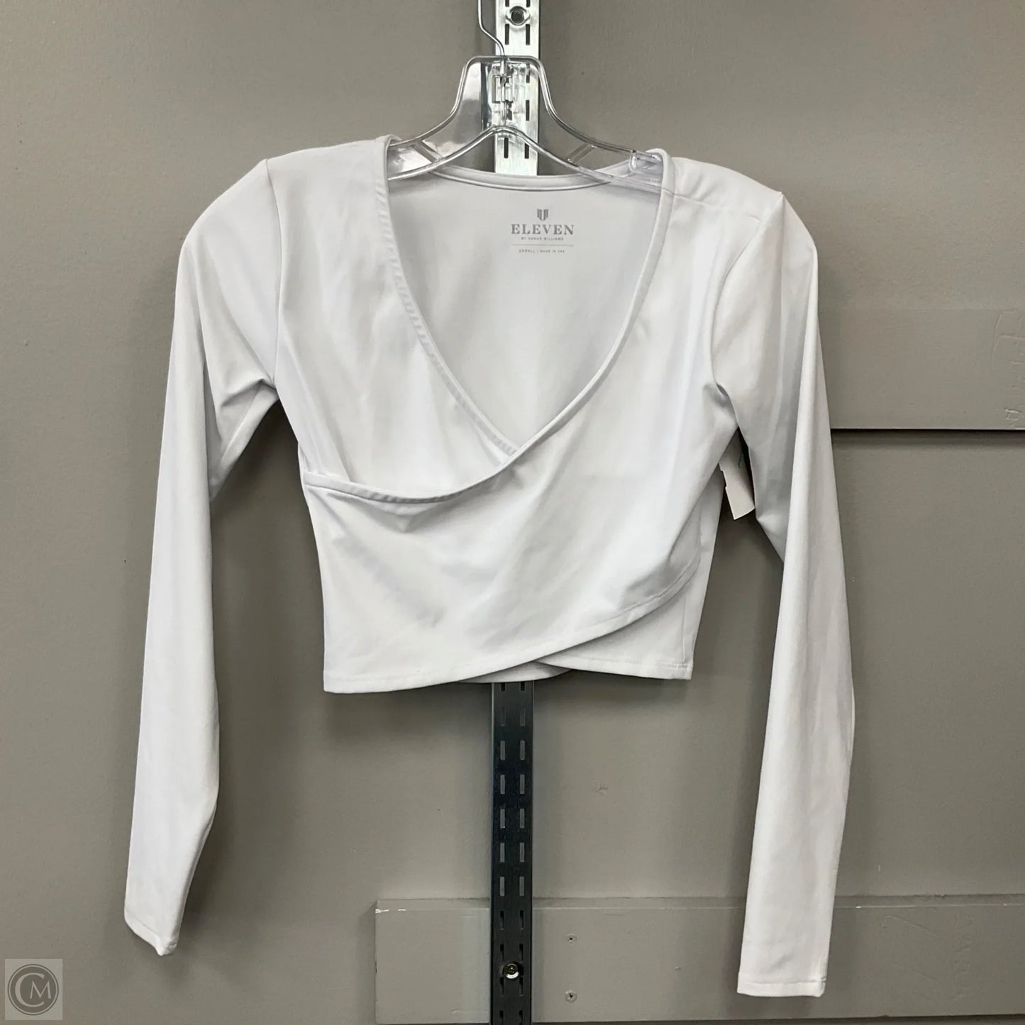 Top Long Sleeve By Clothes Mentor In White, Size: Xs