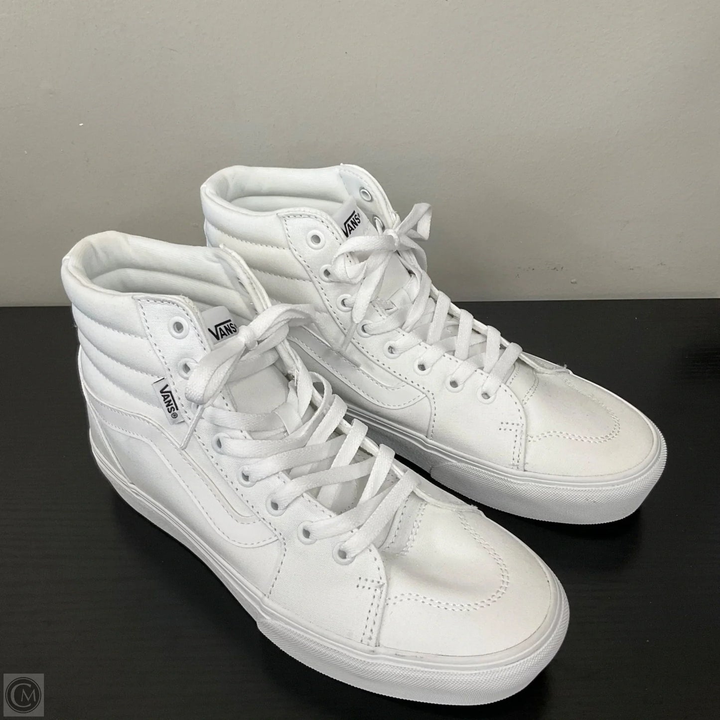 Shoes Sneakers By Vans In White, Size: 10