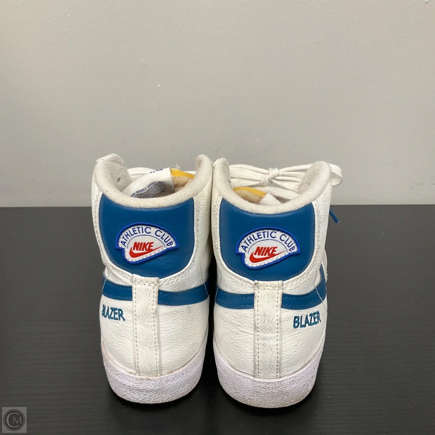 Shoes Sneakers By Nike In White, Size: 8.5