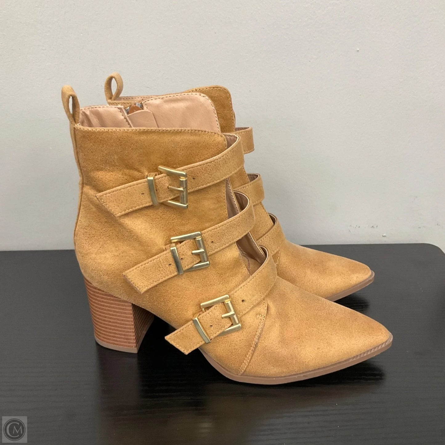 Boots Ankle Heels By Clothes Mentor In Brown, Size: 7.5