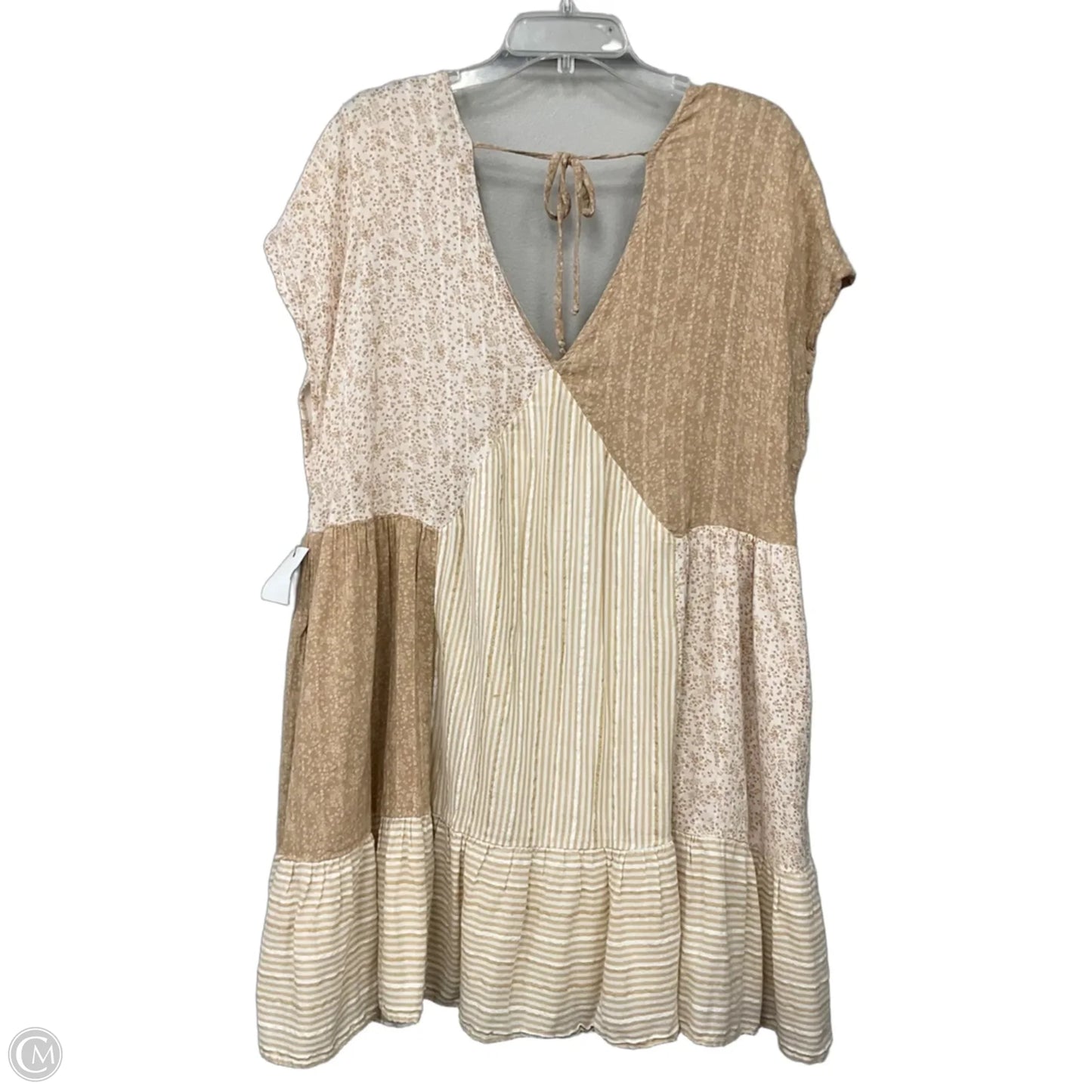 Dress Casual Short By Cmf In Cream, Size: Xl