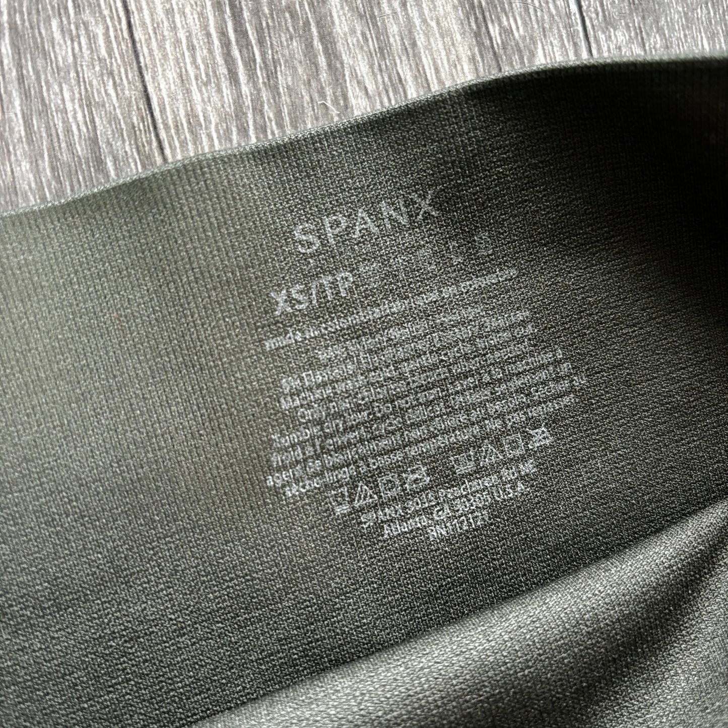 Pants Leggings By Spanx In Camouflage Print, Size: Xs