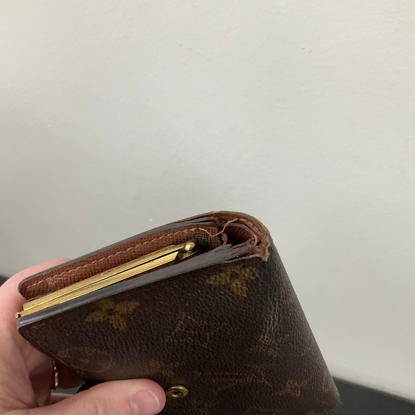 2007 Kiss Lock Wallet By Louis Vuitton In Monogram