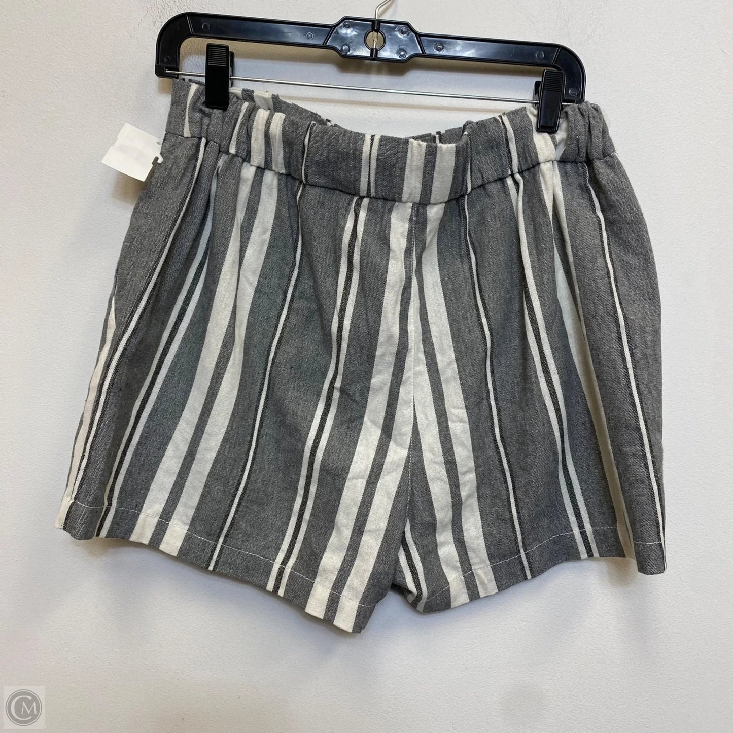 Shorts By Simply Blessed In Grey & White, Size: Xl