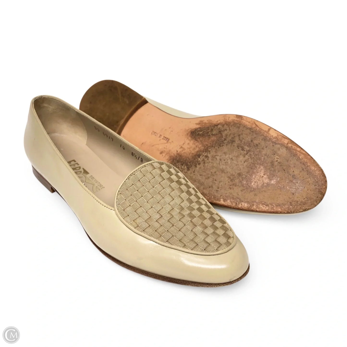 Shoes Luxury Designer By Ferragamo In Beige, Size: 8.5