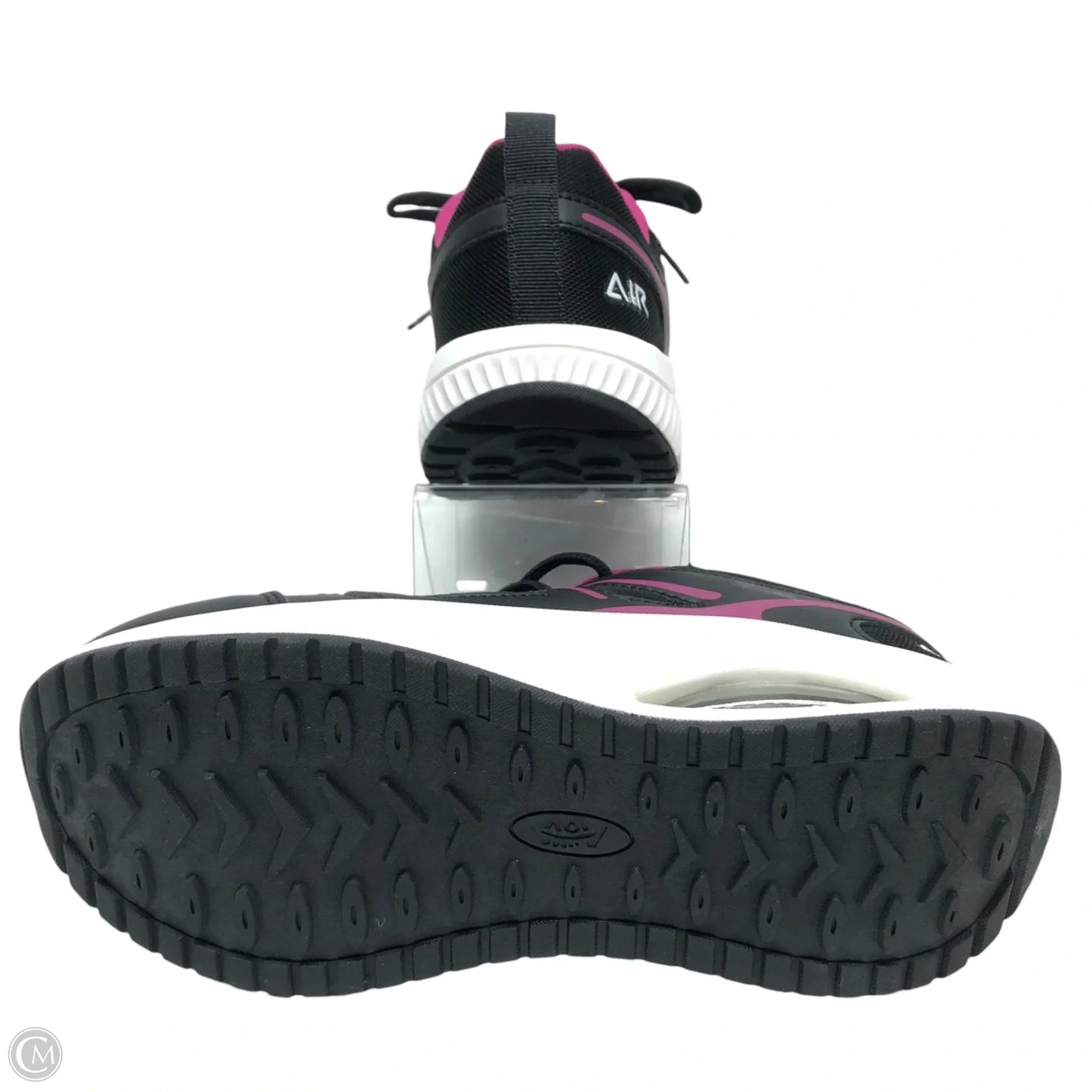Shoes Sneakers By Clothes Mentor In Black, Size: 8
