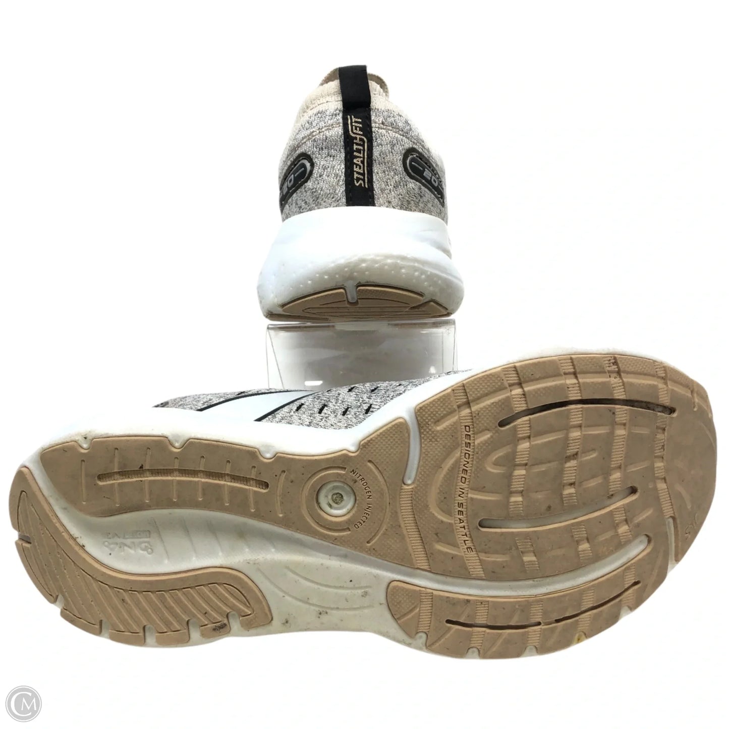Shoes Athletic By Brooks In Cream & Grey, Size: 9